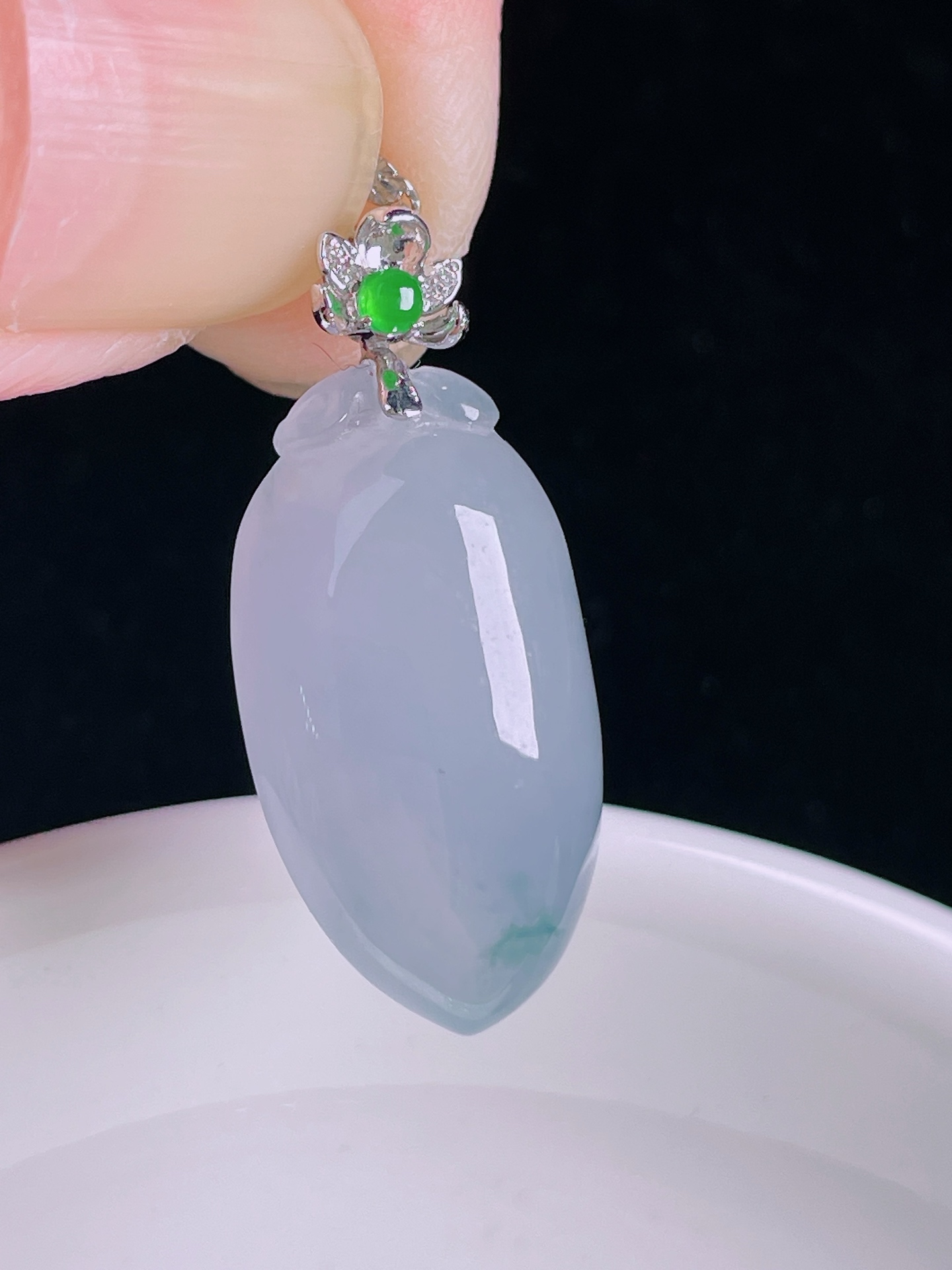 ️福瓜，18k镶嵌，老种起光，细底通透，尺寸：30裸石24/13.3/7.5mm0926