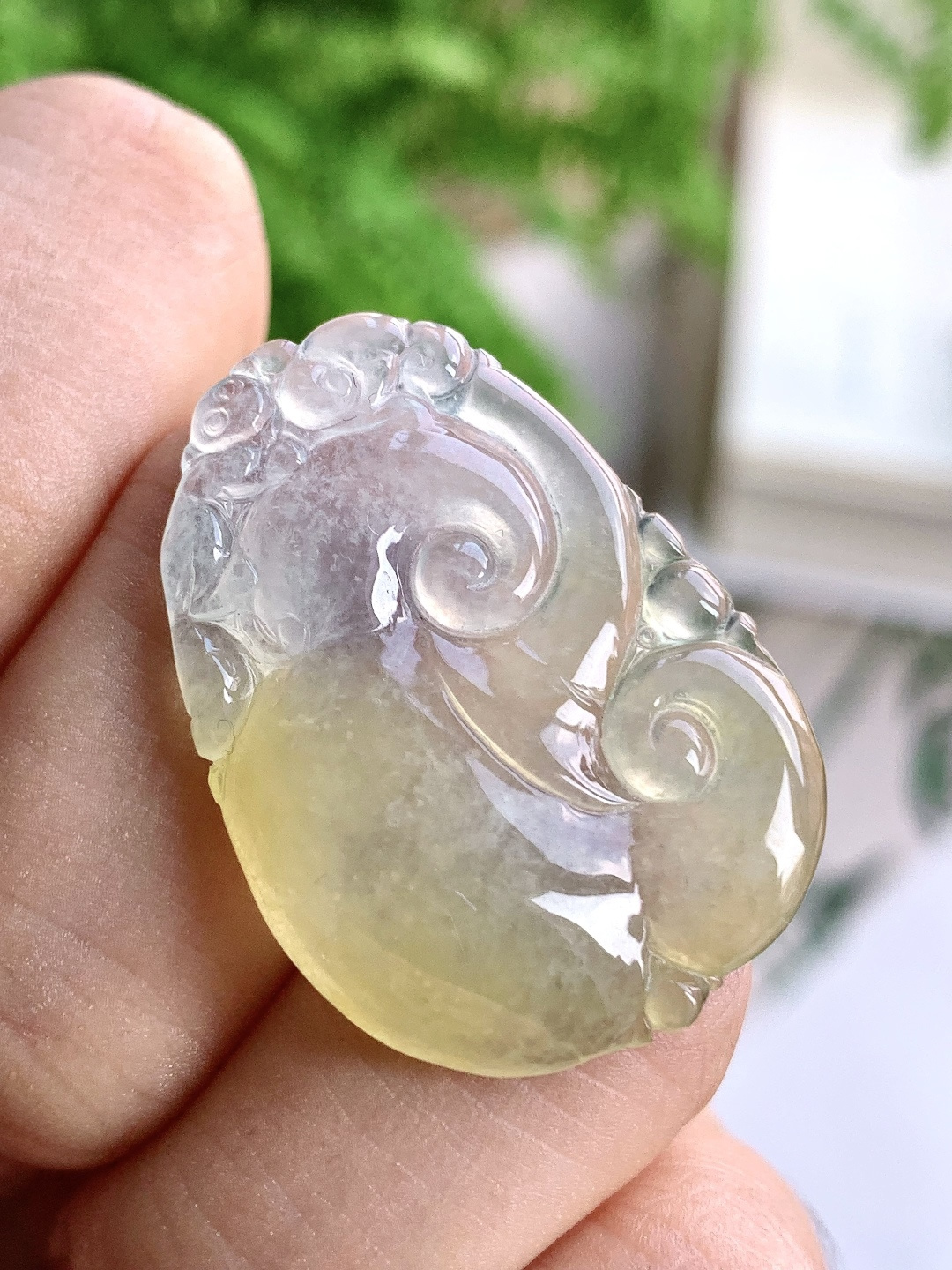 【裸石】️冰飘黄翡如意吊坠 【说明】缅甸 性比高 【尺寸】32.2-23-5 【重量】6克