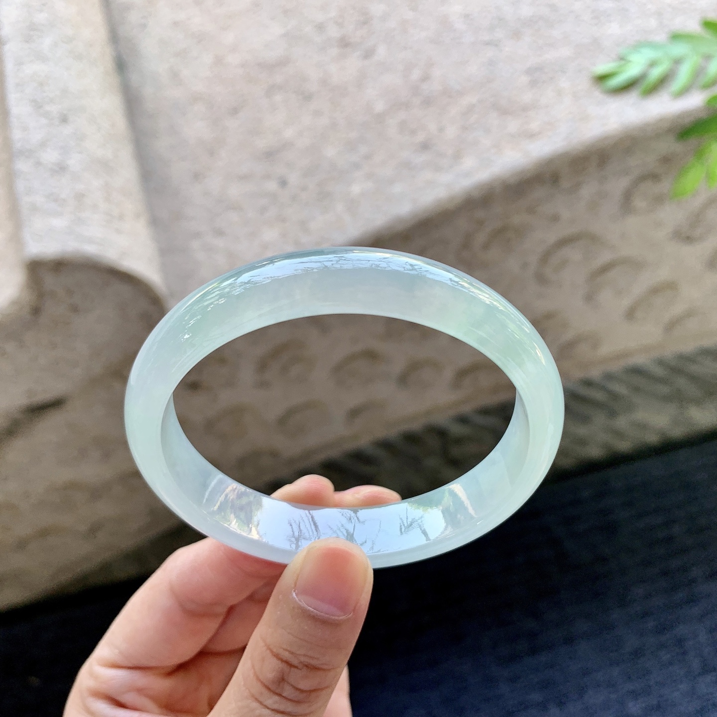 贵妃56 57 圈口57.5/51.2/12.5/6.5 编码HJ092610 冰糯晴底，水润，种老，细腻，无裂