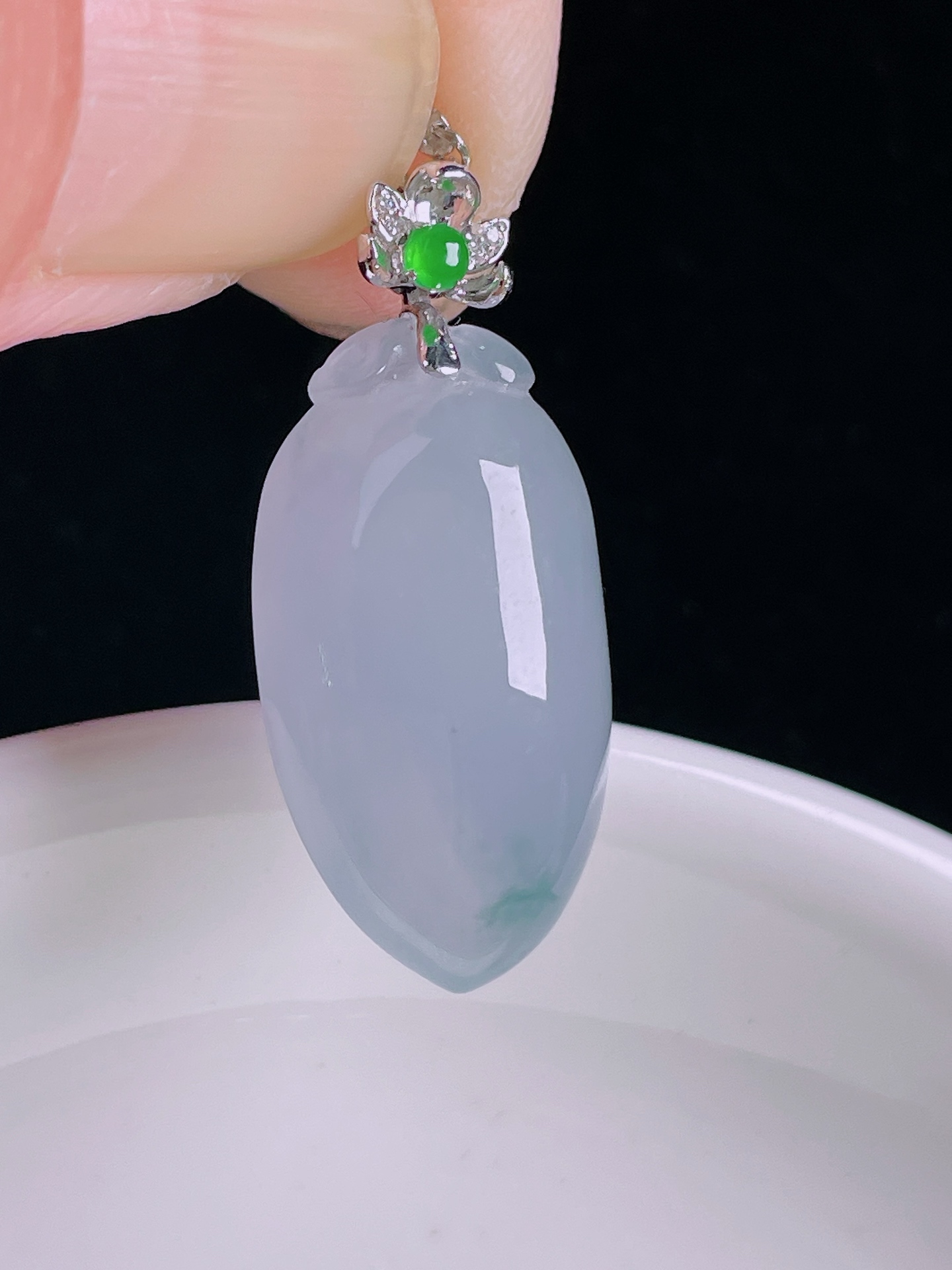 ️福瓜，18k镶嵌，老种起光，细底通透，尺寸：30裸石24/13.3/7.5mm0926