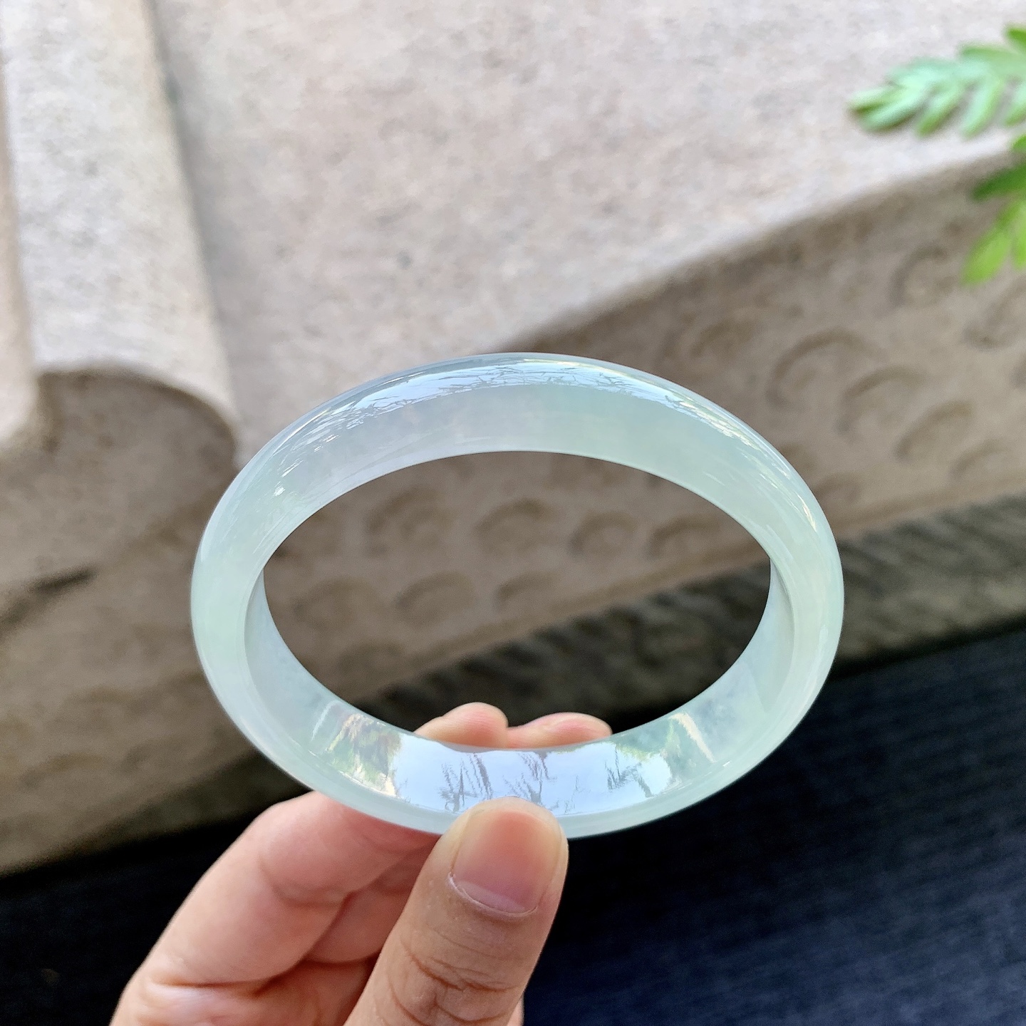 贵妃56 57 圈口57.5/51.2/12.5/6.5 编码HJ092610 冰糯晴底，水润，种老，细腻，无裂