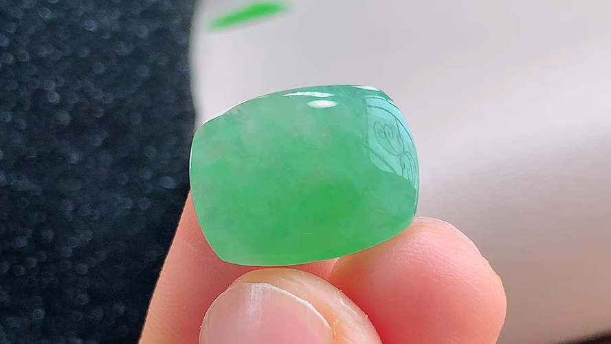 ️ 马鞍戒面，无裂，尺寸17.4-13.5-4.3mm，包A附证书