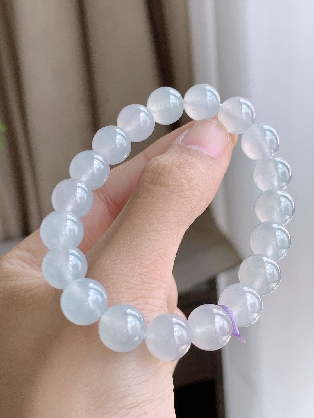 【珠子】白冰手串圆珠子手串 【说明】缅甸 性比高 【尺寸】10mm 【重量】33.7克