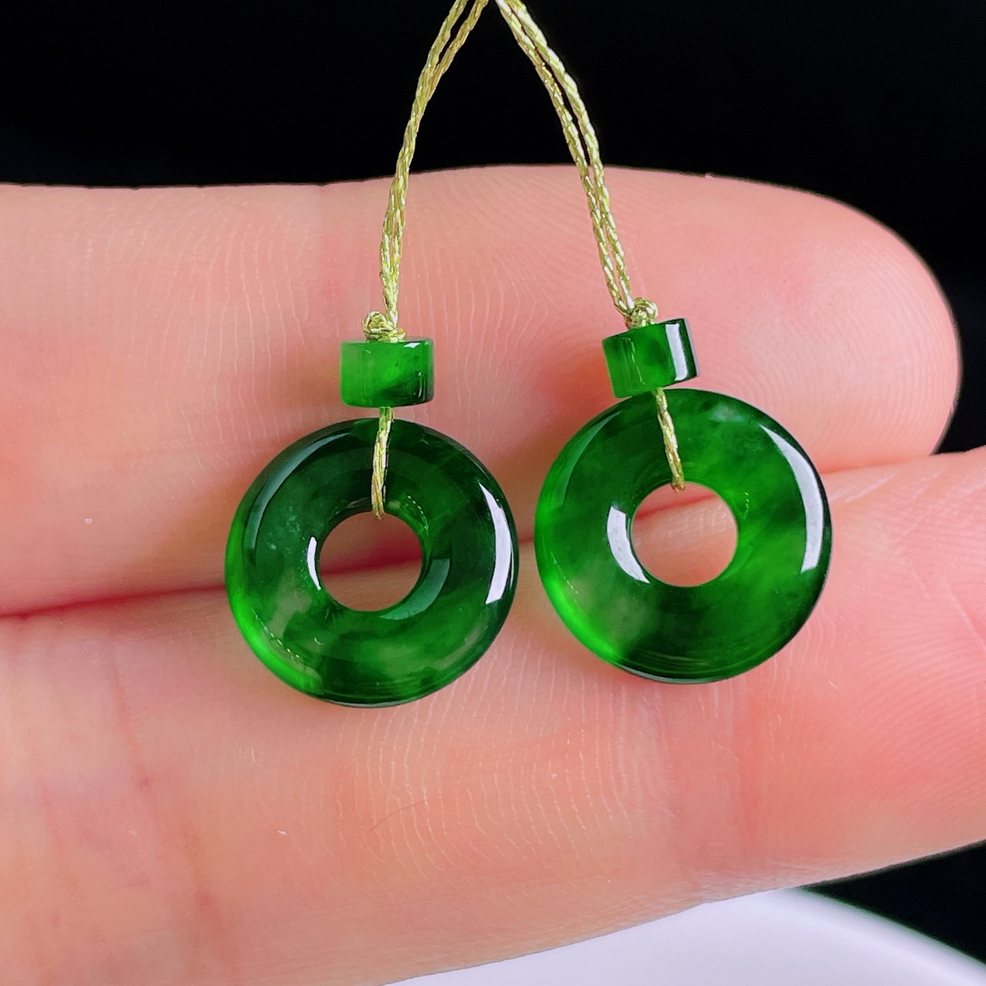 ️冰绿耳坠，老种起光，细底通透，尺寸：12/2.6mm0926