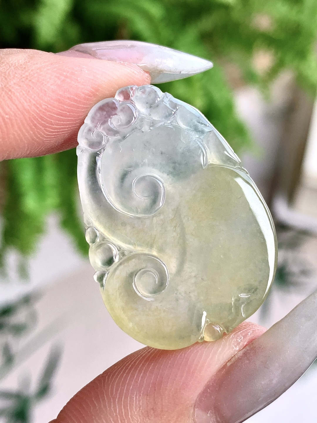 【裸石】️冰飘黄翡如意吊坠 【说明】缅甸 性比高 【尺寸】32.2-23-5 【重量】6克