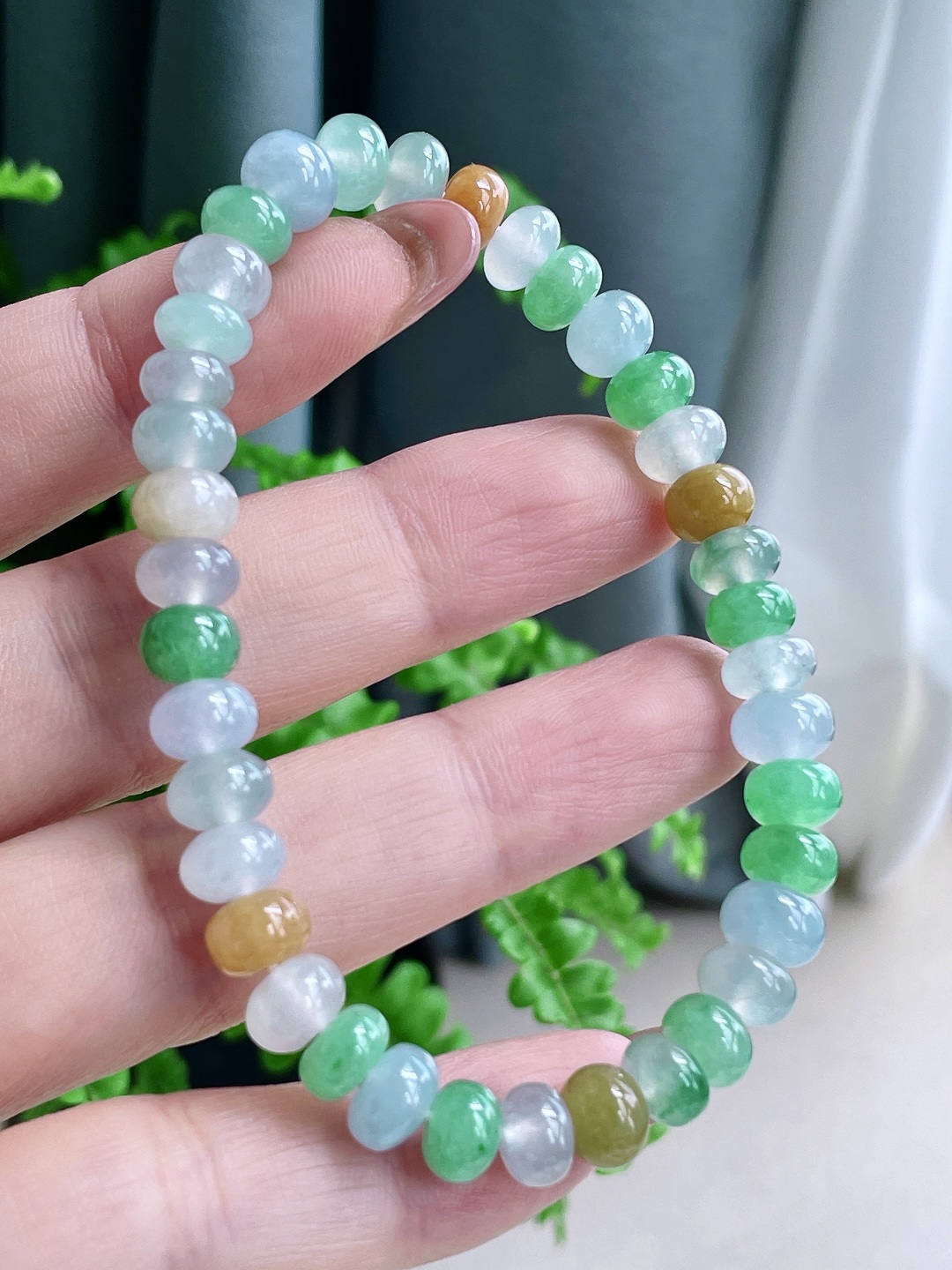 【珠子】冰多宝手串算盘珠手串 【说明】缅甸 性比高 【尺寸】7.5-4.8mm 【重量】18.6克