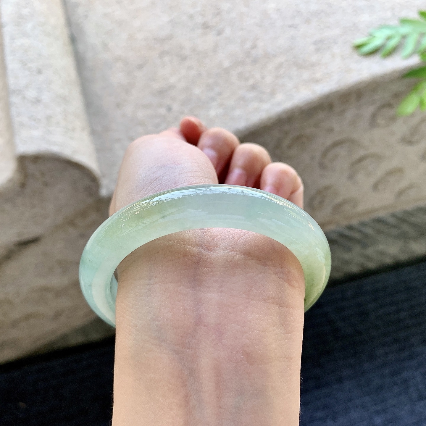 正圈55 56 圈口56.4/10.4/8.8 编码Q5092616 糯冰黄翡，水润，种老，细腻，无裂