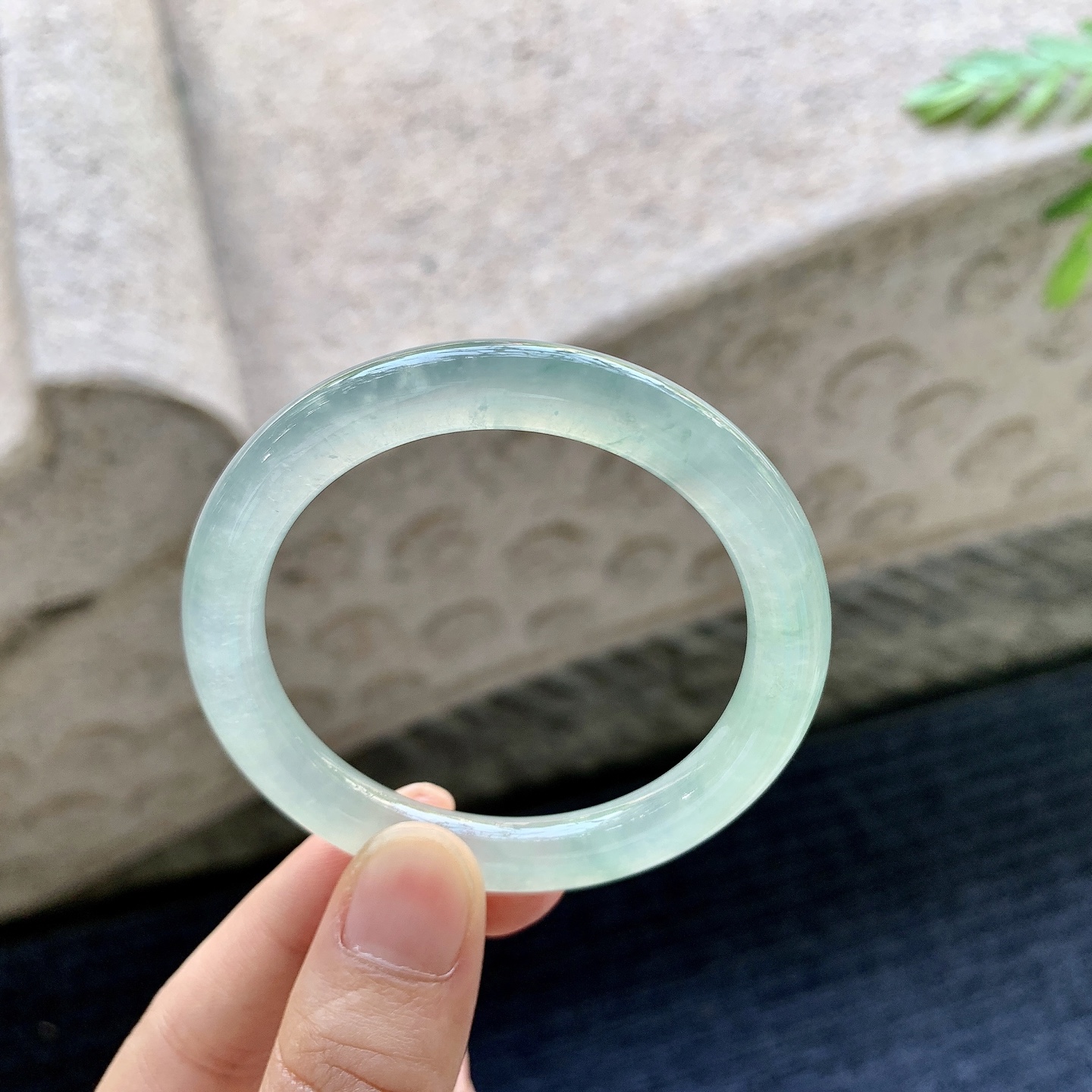 圆条47 48 圈口48.2/7/7.6 编码C5092623 冰晴绿，清透，水润，种老，细腻，打灯有絮线