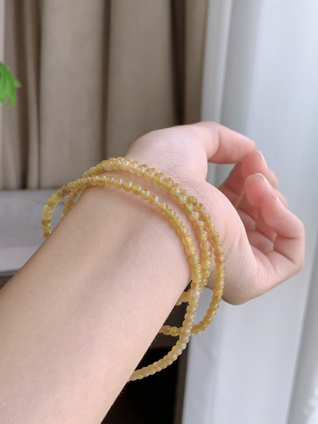 【珠子】冰黄翡珠链圆珠子珠链 【说明】缅甸 性比高 【尺寸】3.6mm，31cm 【重量】15.4克