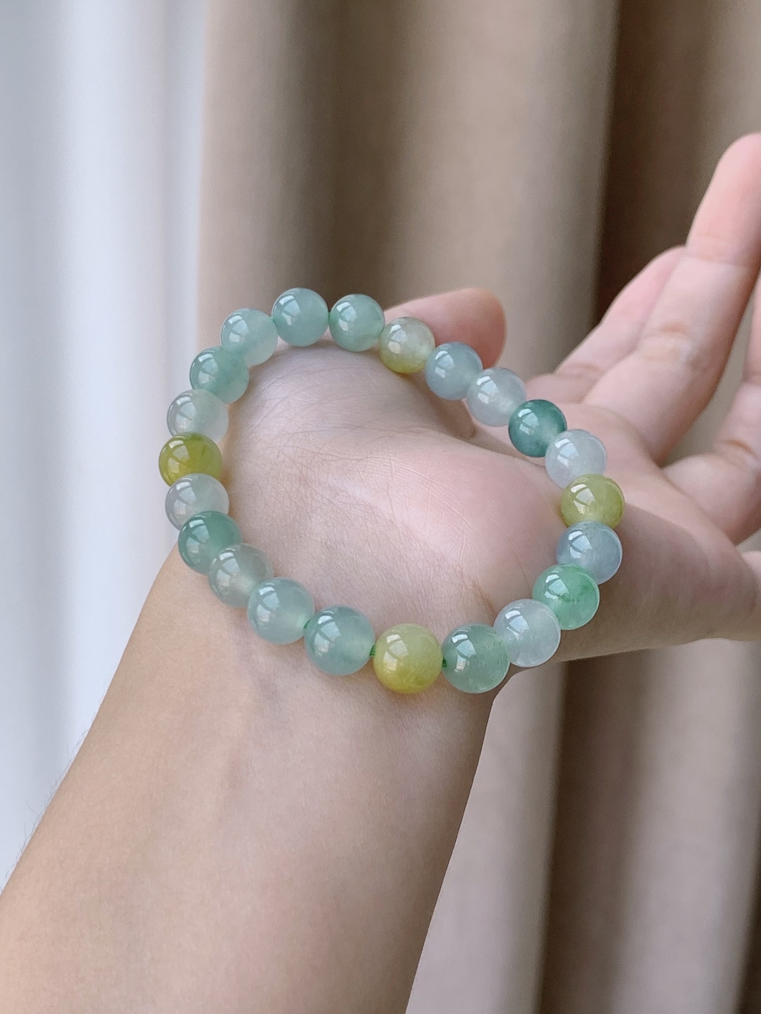 【珠子】冰多宝手串圆珠珠子手串 【说明】缅甸 性比高 【尺寸】8.8mm 【重量】26.6克
