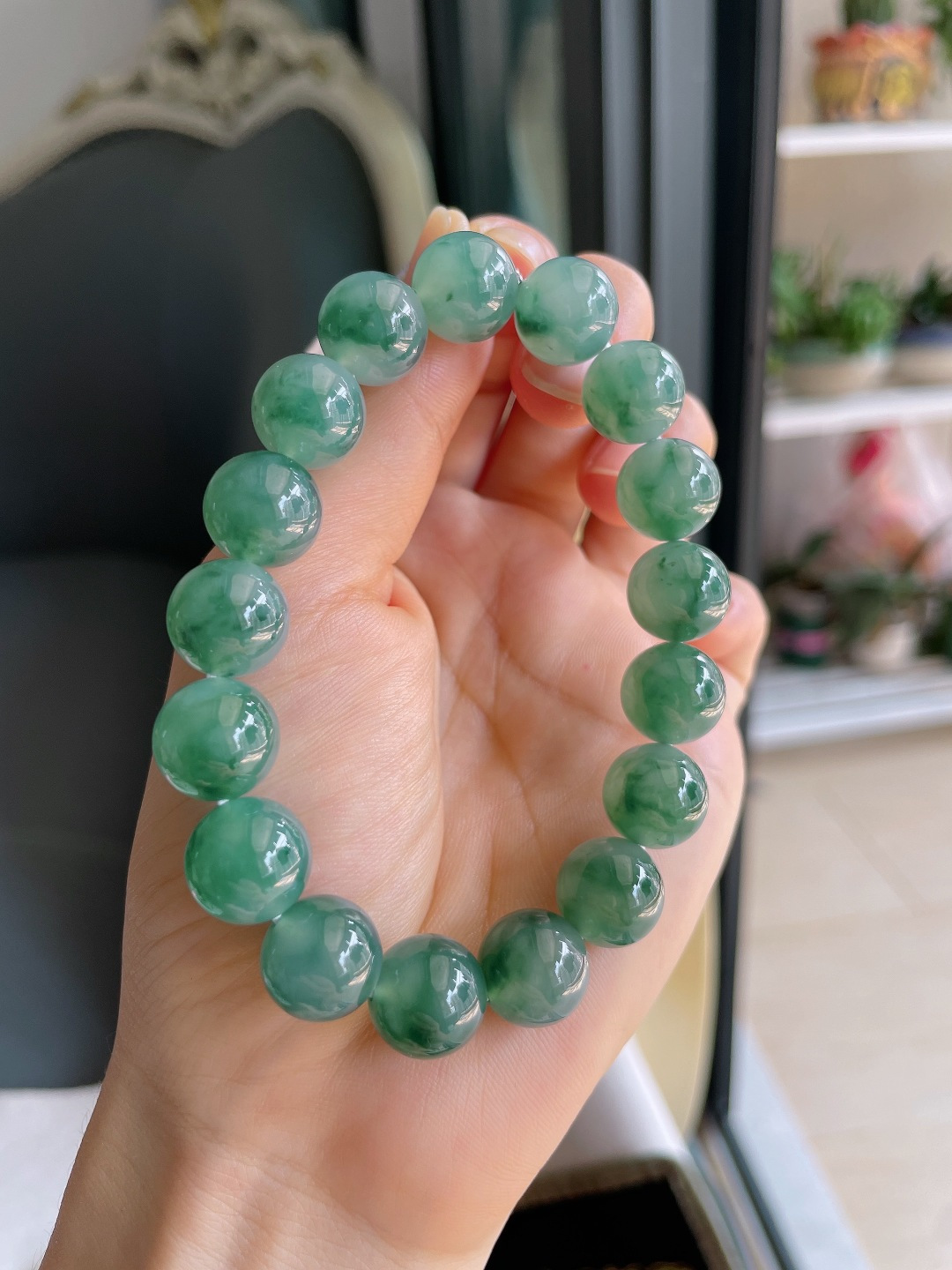 缅甸天然翡翠A货，冰飘花手串，尺寸：12mm。【编4715】