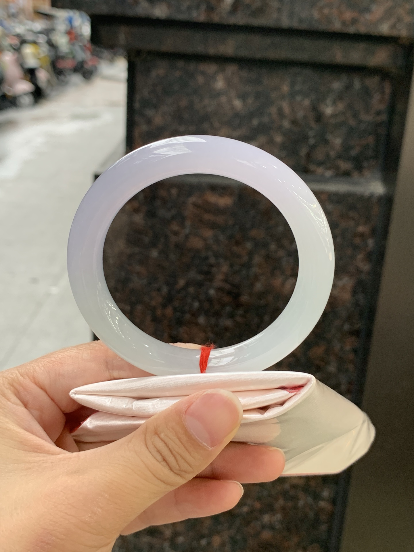 冰春彩圆条 56.2-10.4-9.8 0613-N992-1 无裂，底妆冰润，谁能拒绝一只自带春日
