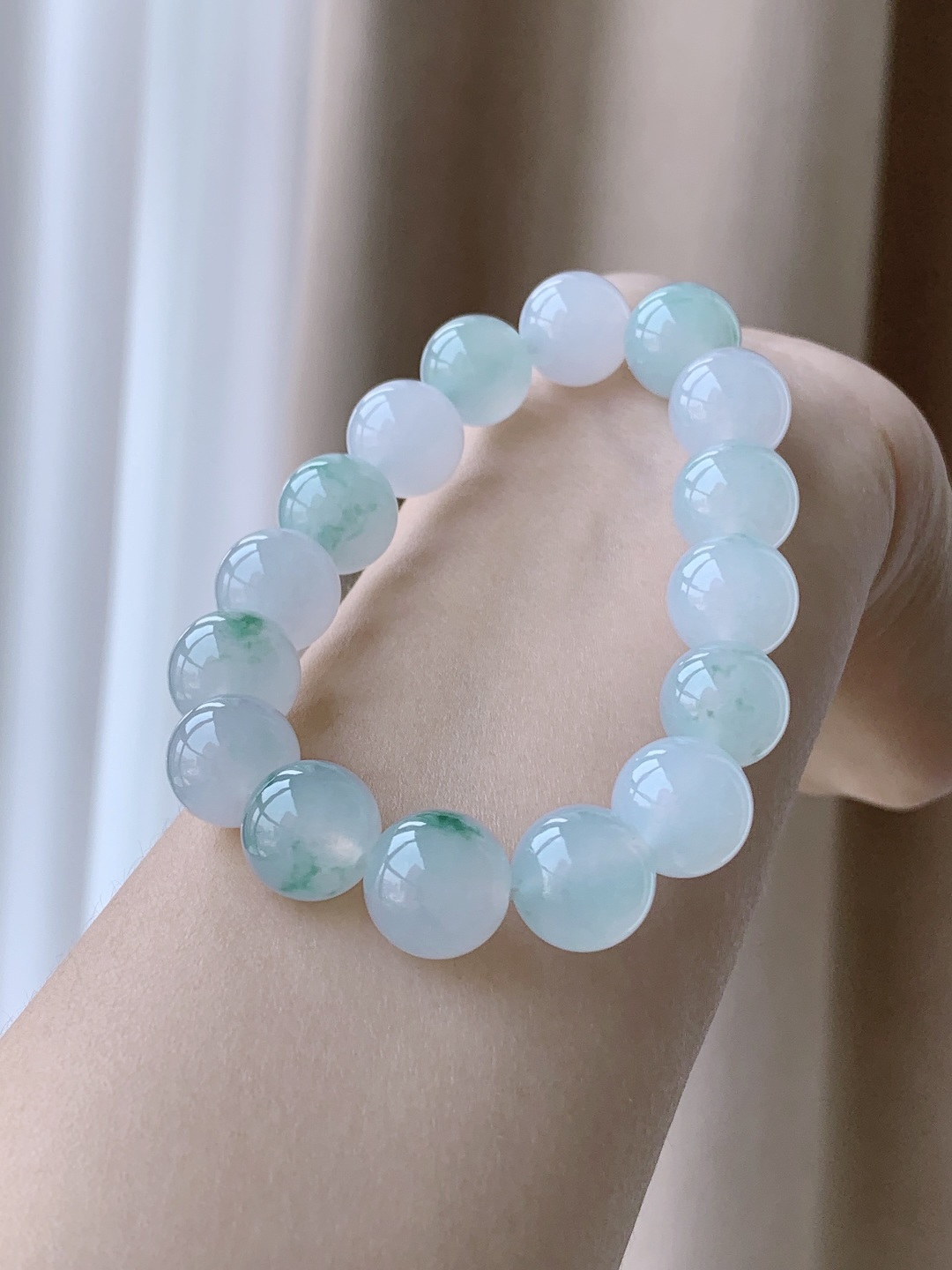 【珠子】飘花手链圆珠珠子手链 【说明】缅甸 性比高 【尺寸】12.8mm 【重量】56.7克
