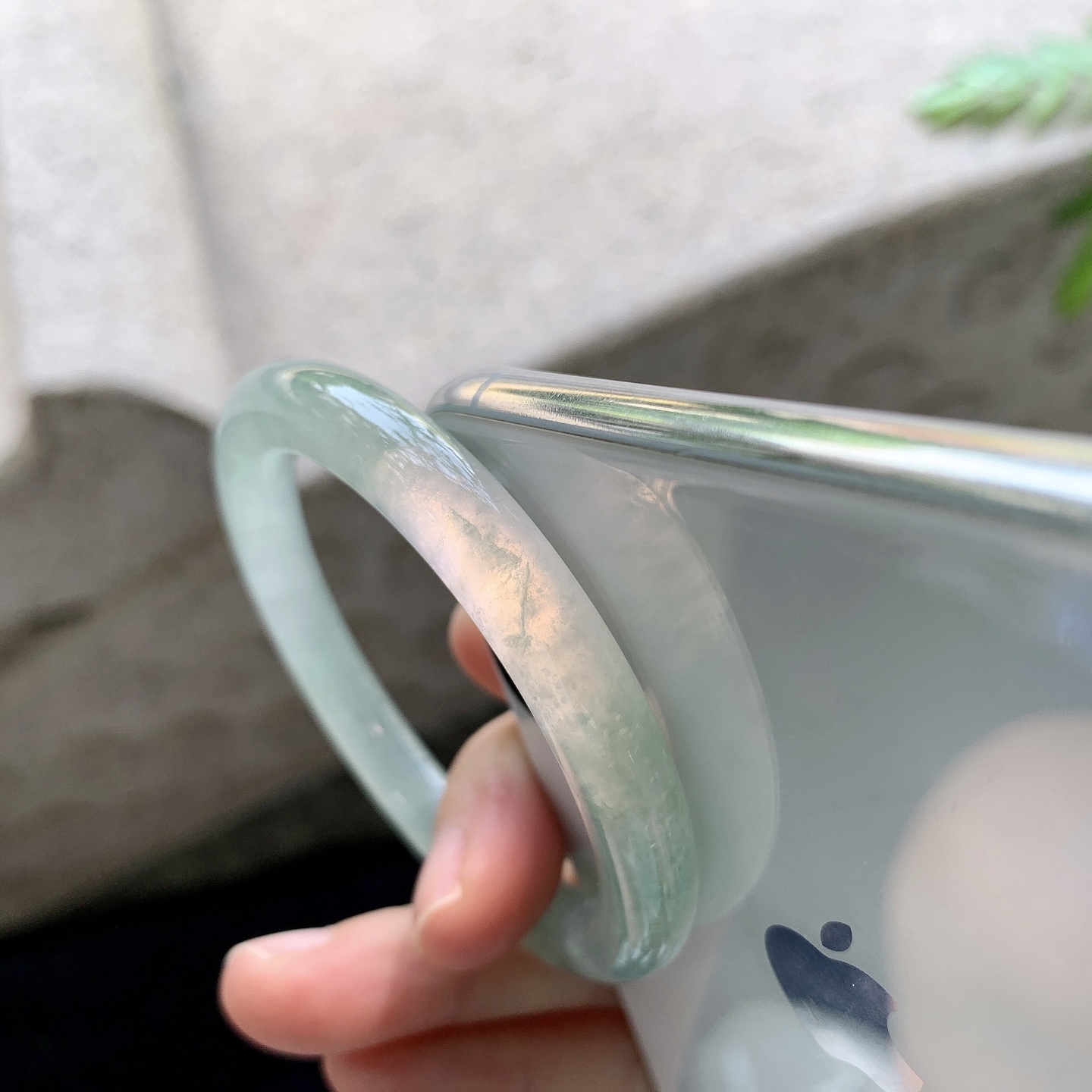 圆条47 48 圈口48.2/7/7.6 编码C5092623 冰晴绿，清透，水润，种老，细腻，打灯有絮线