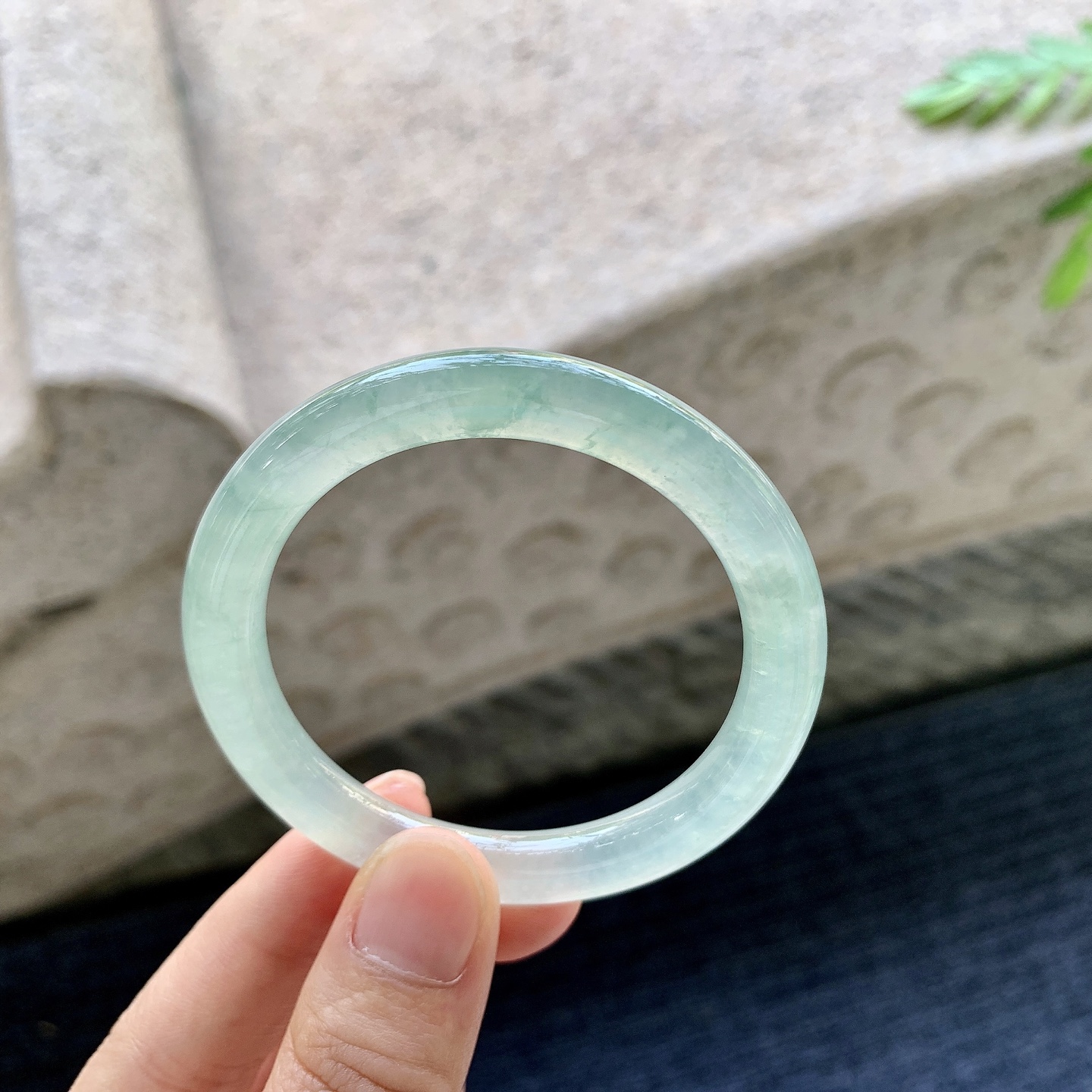 圆条47 48 圈口48.2/7/7.6 编码C5092623 冰晴绿，清透，水润，种老，细腻，打灯有絮线