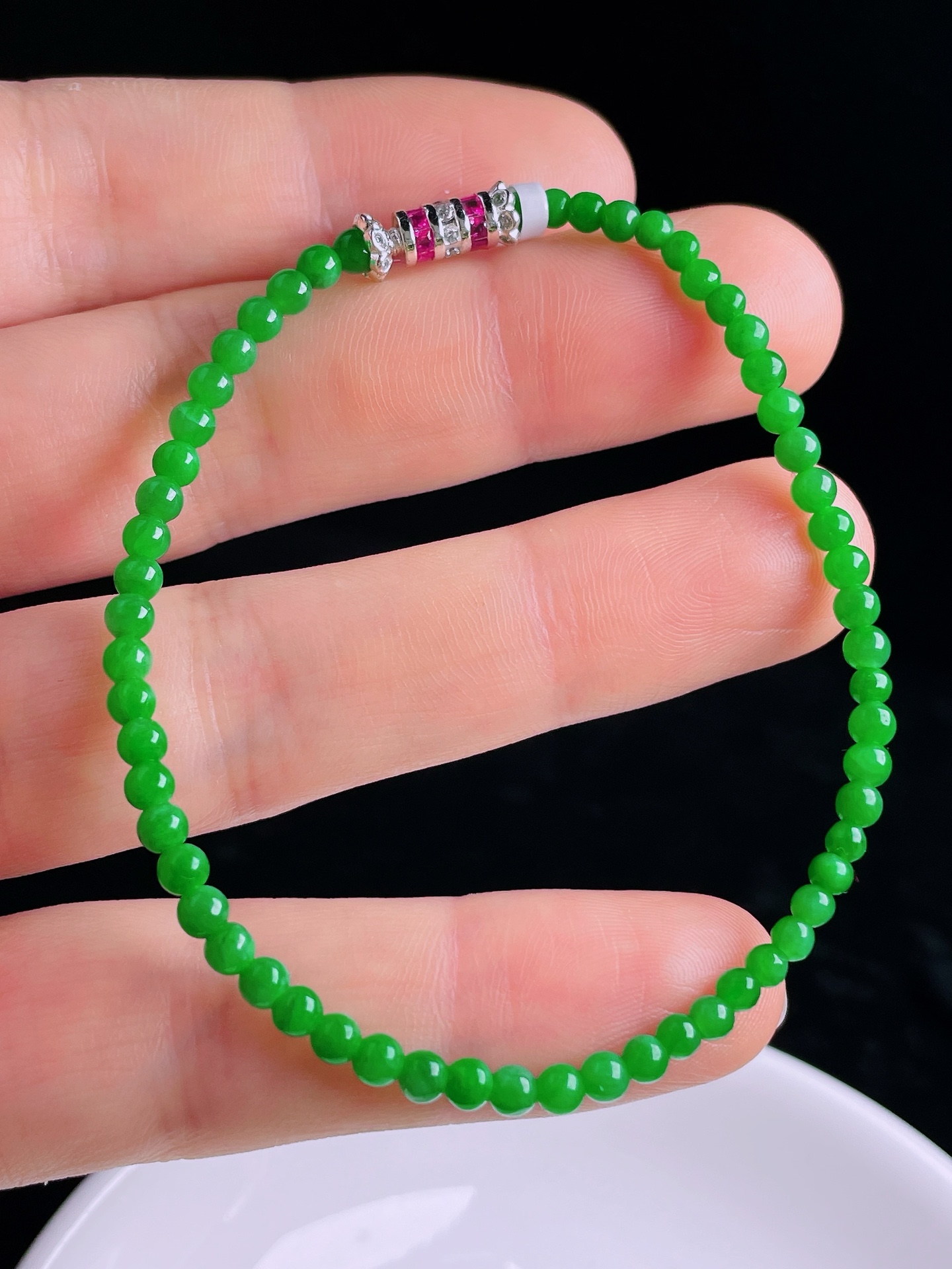 辣绿手串，老种起光，细底通透，尺寸：3.2mm0926