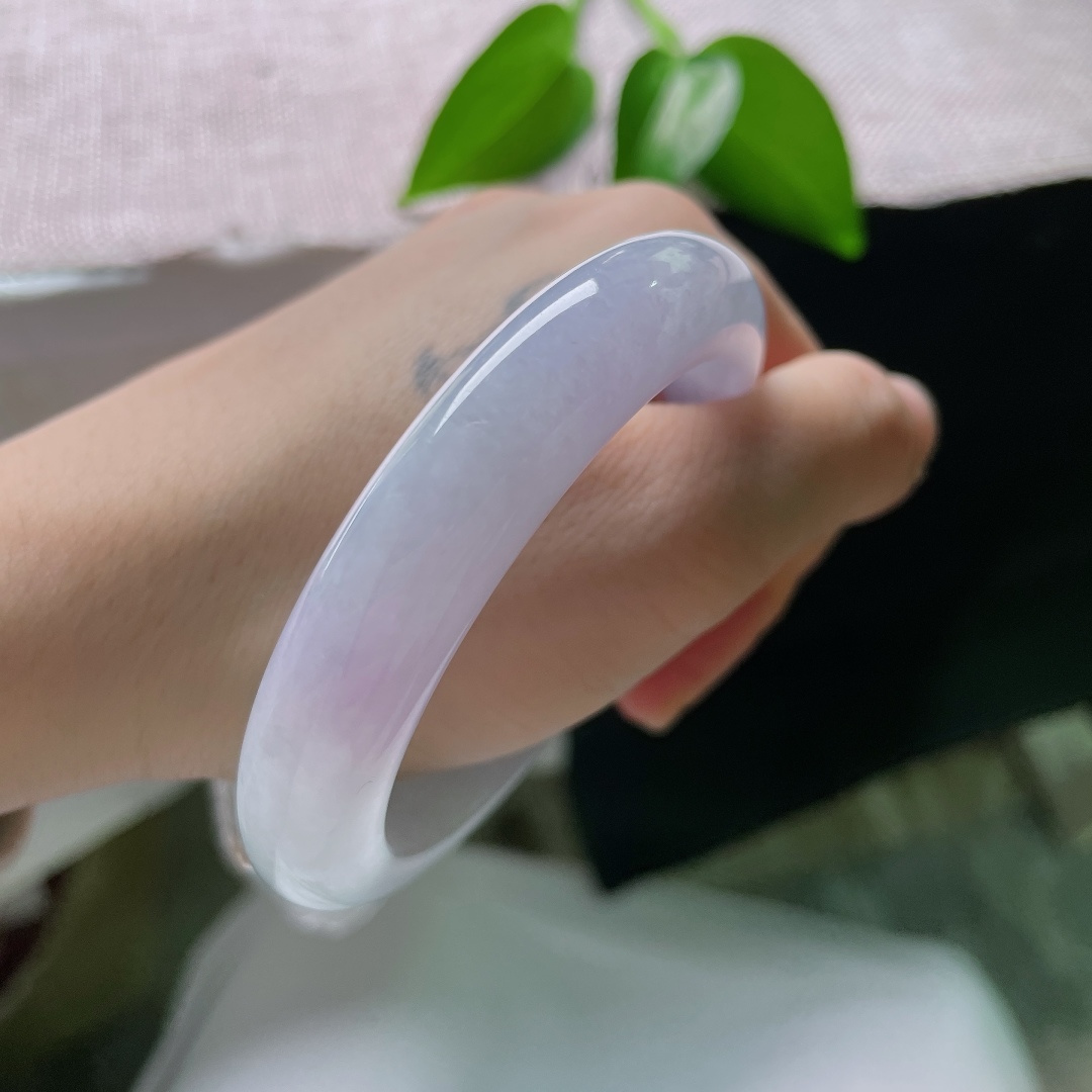 56/12/9.2，正圈，棉线，朦胧烟紫漫染玉璧，冰糯通透莹润，色调恬淡梦幻，藏中式古典含蓄韵味。ss59309a
