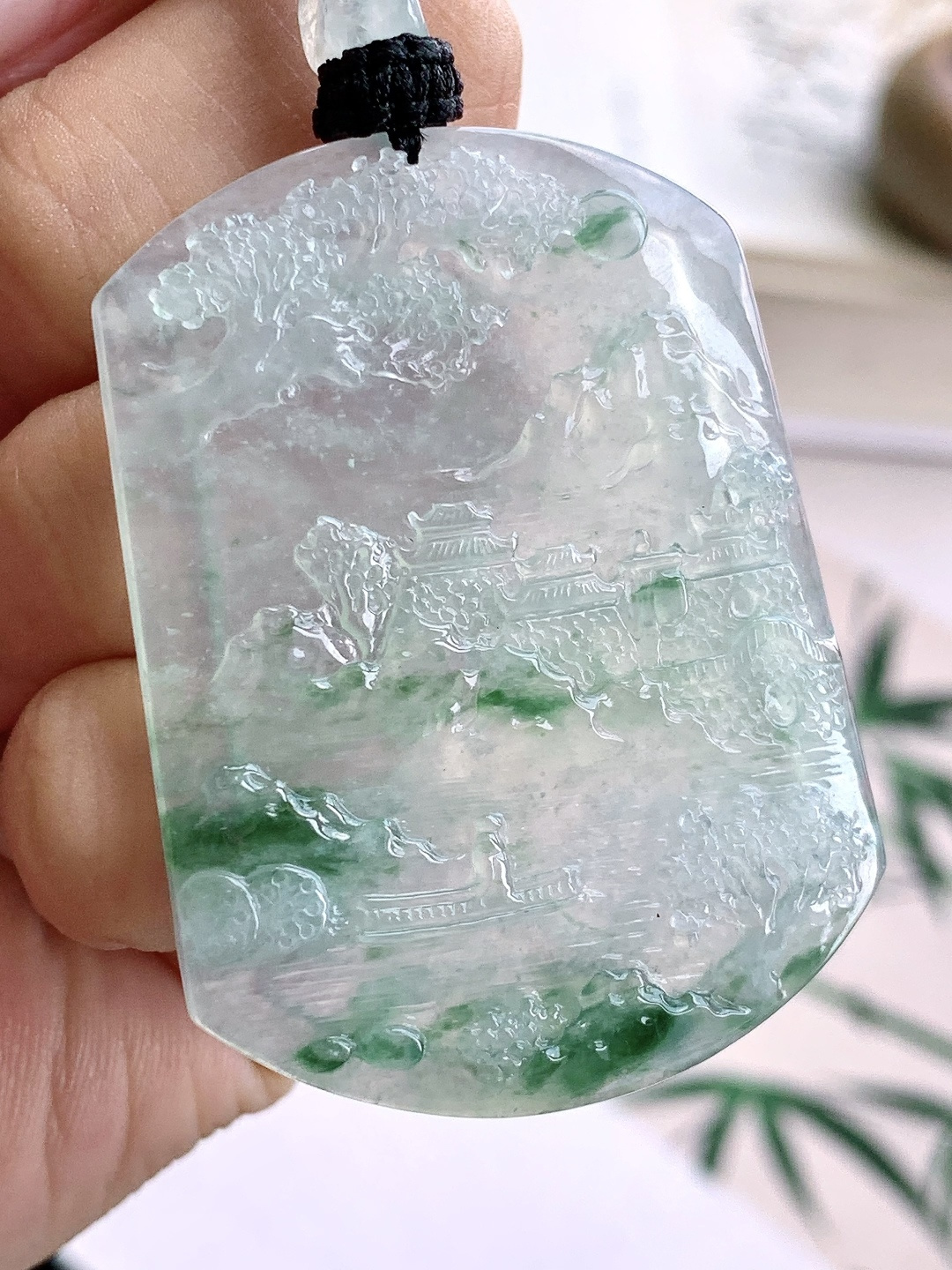 【裸石】️冰飘绿花大山水牌吊坠 【说明】缅甸 性比高 飘花 【尺寸】50.8-38.2-4.4 【重量】21克