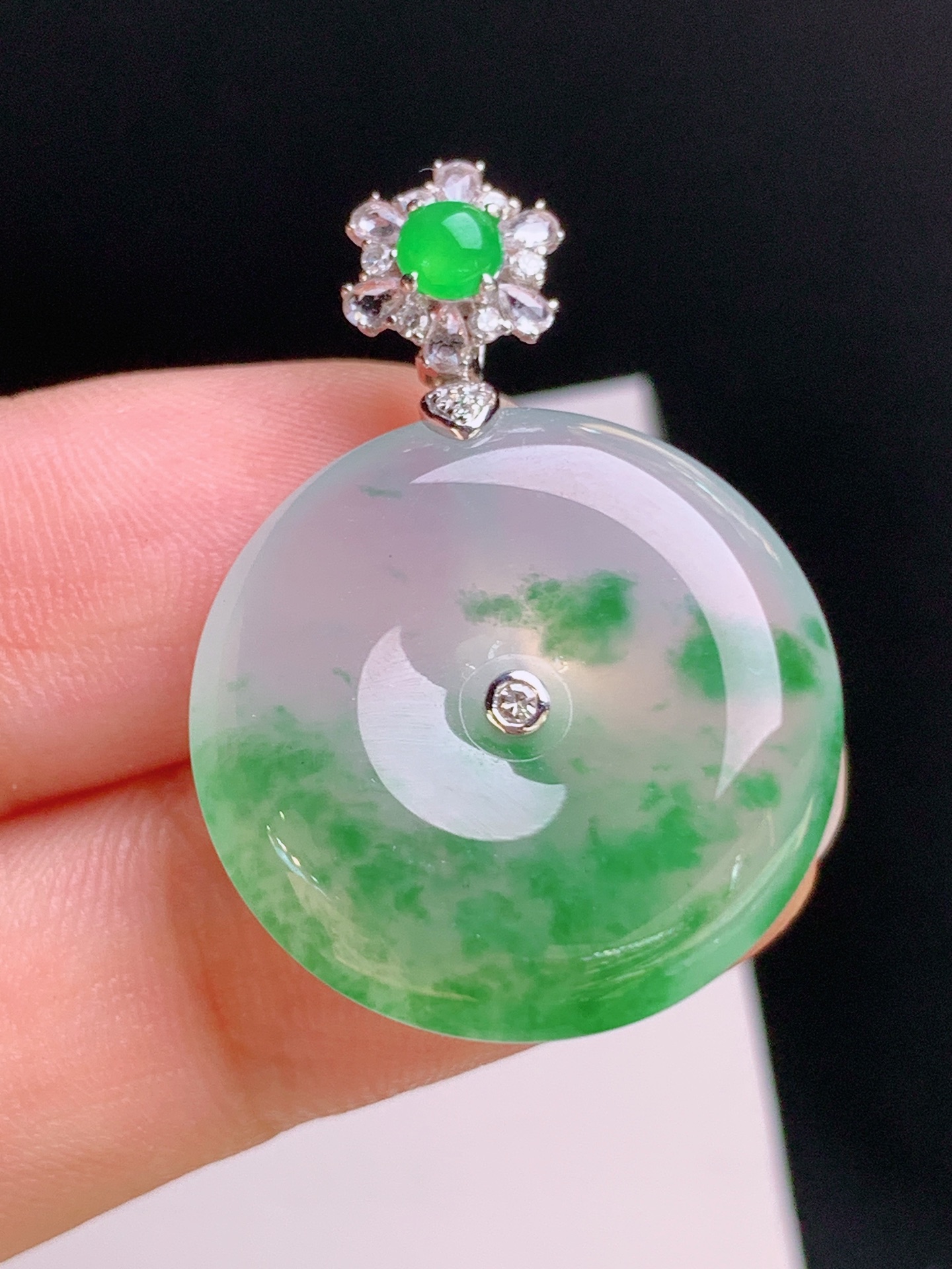 ️ 冰种飘花平安扣吊坠，钻镶扣头，清透起荧，飘花飘逸 裸石22.5-5.8 整体31.8 97
