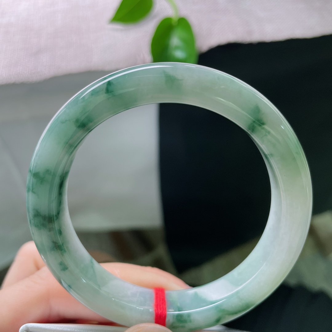 56.4/11.3/9，飘花正圈，步步生花，水润细腻，把星空戴在腕间，无裂，ss59855a