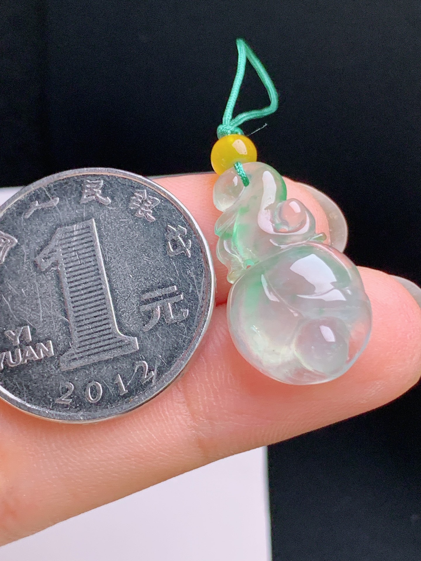 ️ 冰种飘绿玉兰花，飘色灵动，冰感十足，品相精致 裸石22.5-13.1-6.2 49