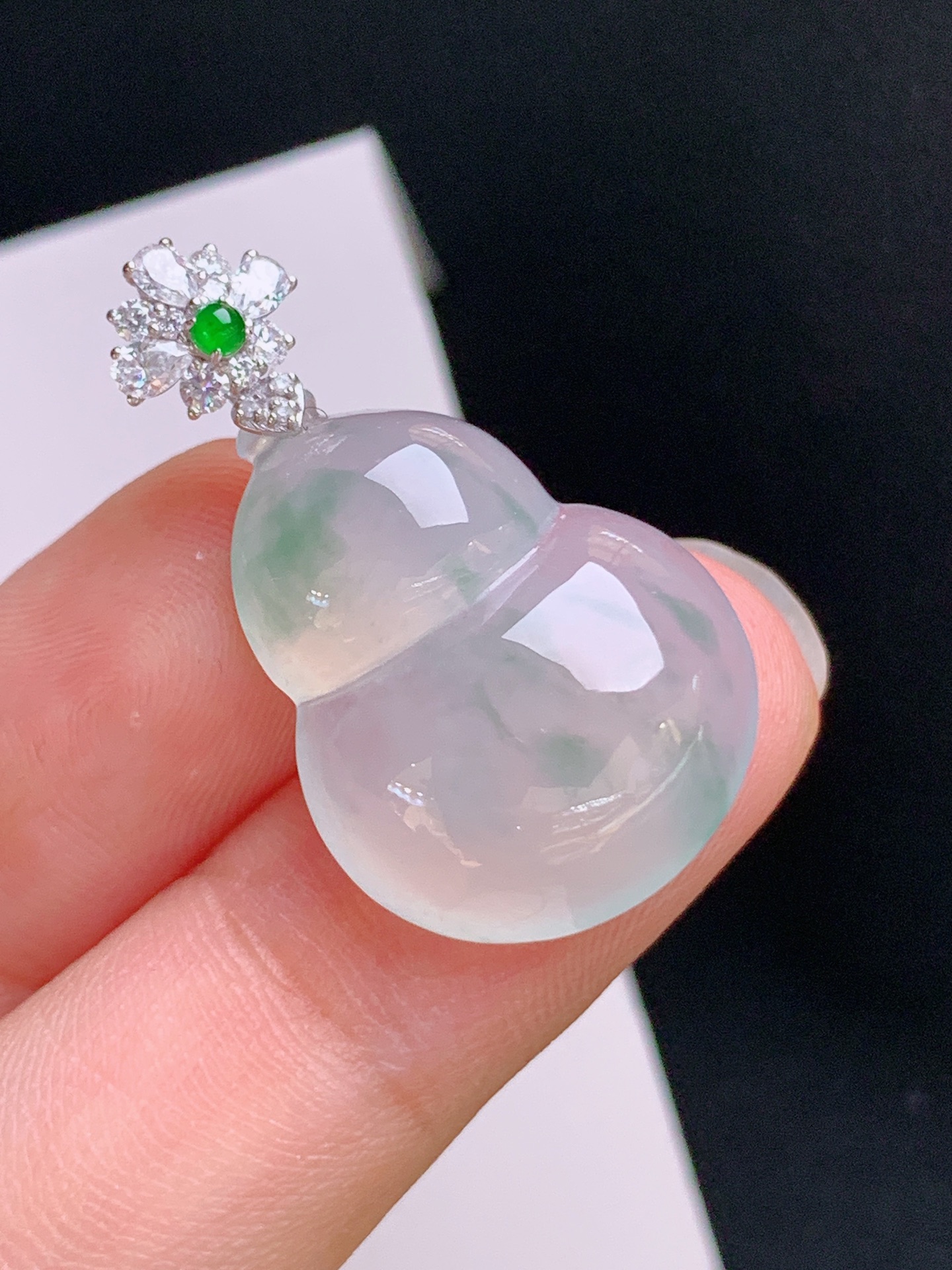 ️ 冰种飘花葫芦吊坠，18K金钻镶嵌，冰感十足，花色鲜活 530923