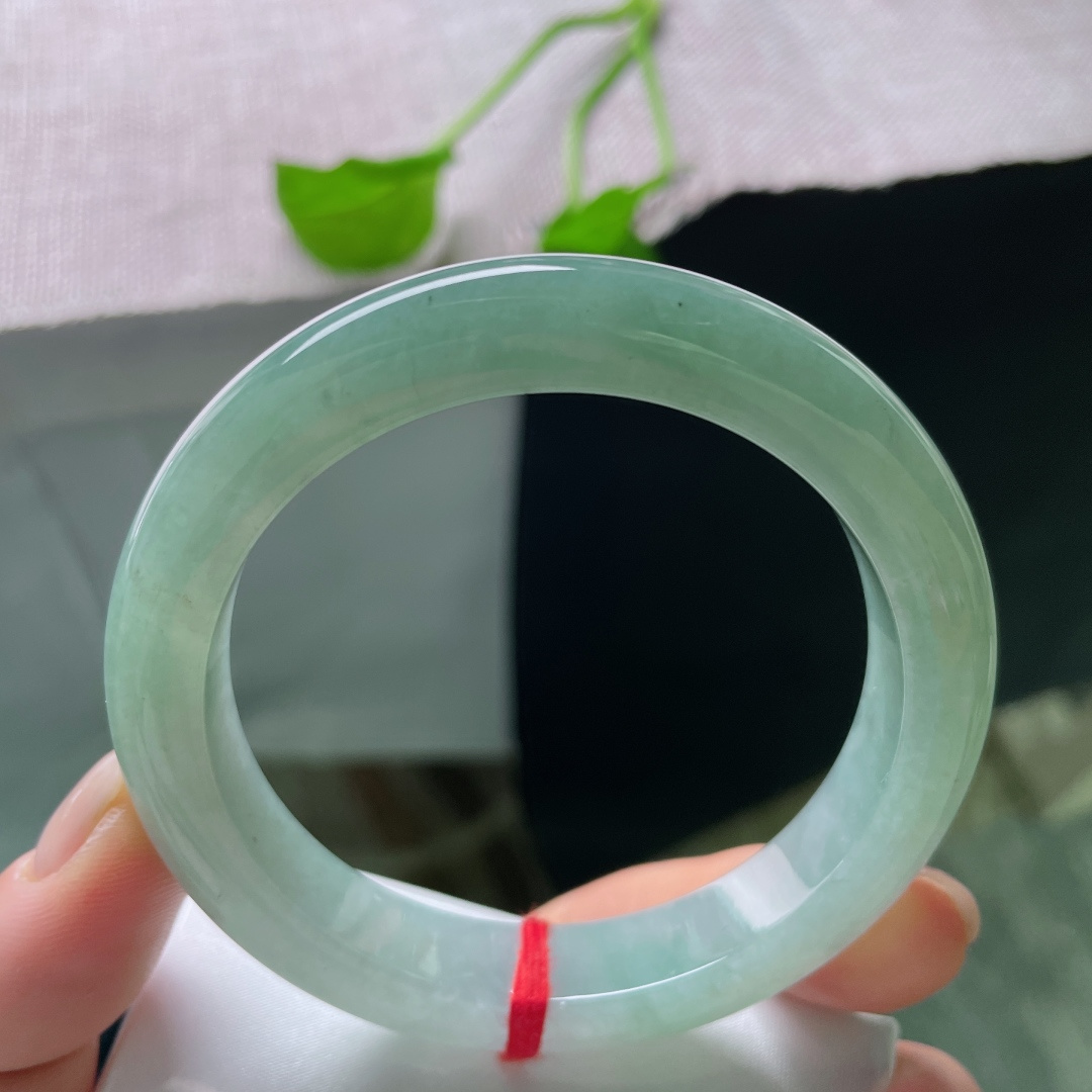56.8/11.3/9.1，湖水蓝正圈，油绿，肉质细腻干净，沉鱼落雁，晶体纹，ss55112a