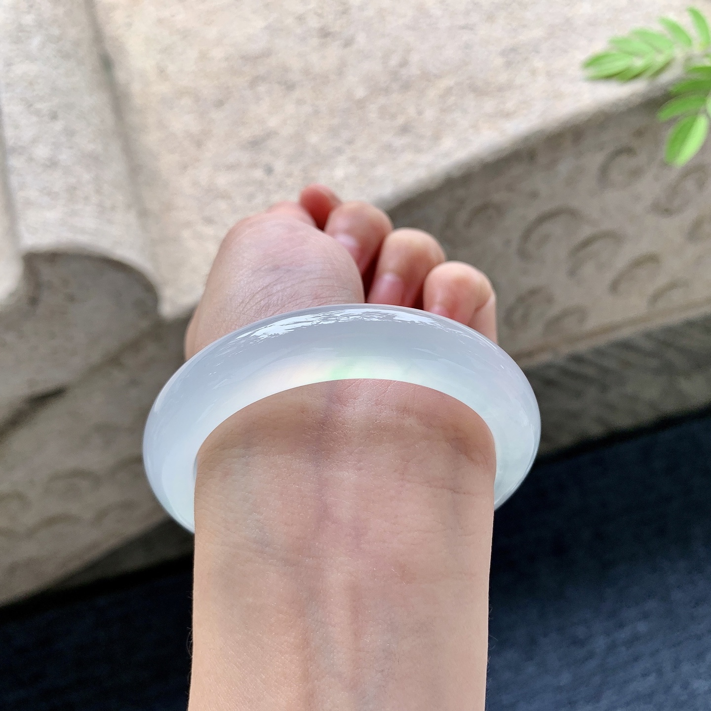 正圈53 54 圈口54.8/11.5/9.1 编码GJ092537 冰种，清透，水润，种老，细腻，无裂