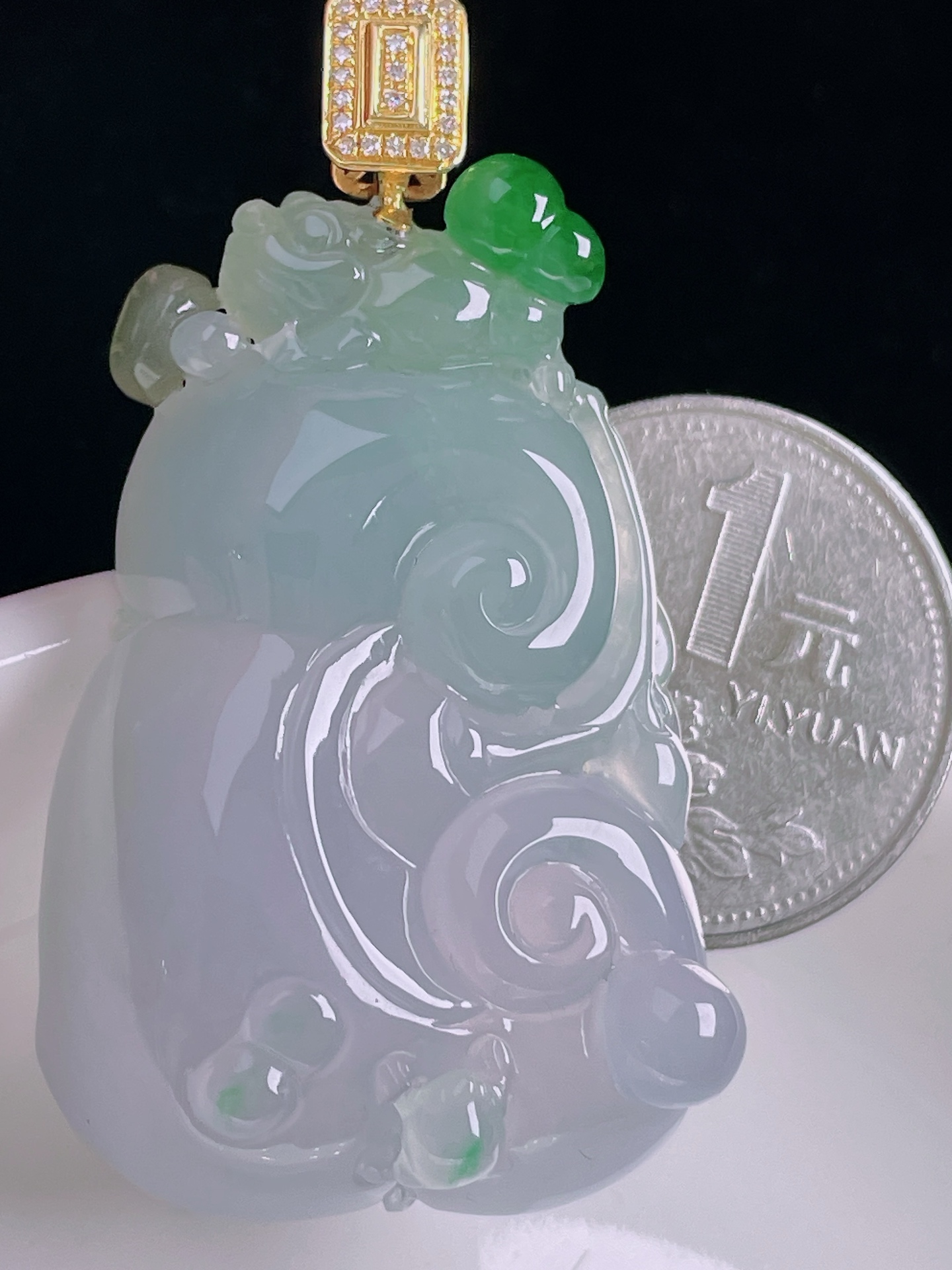 冰紫如意，18k镶嵌，老种起光，细底通透，尺寸：52裸石44.3/28.4/12.8mm0927