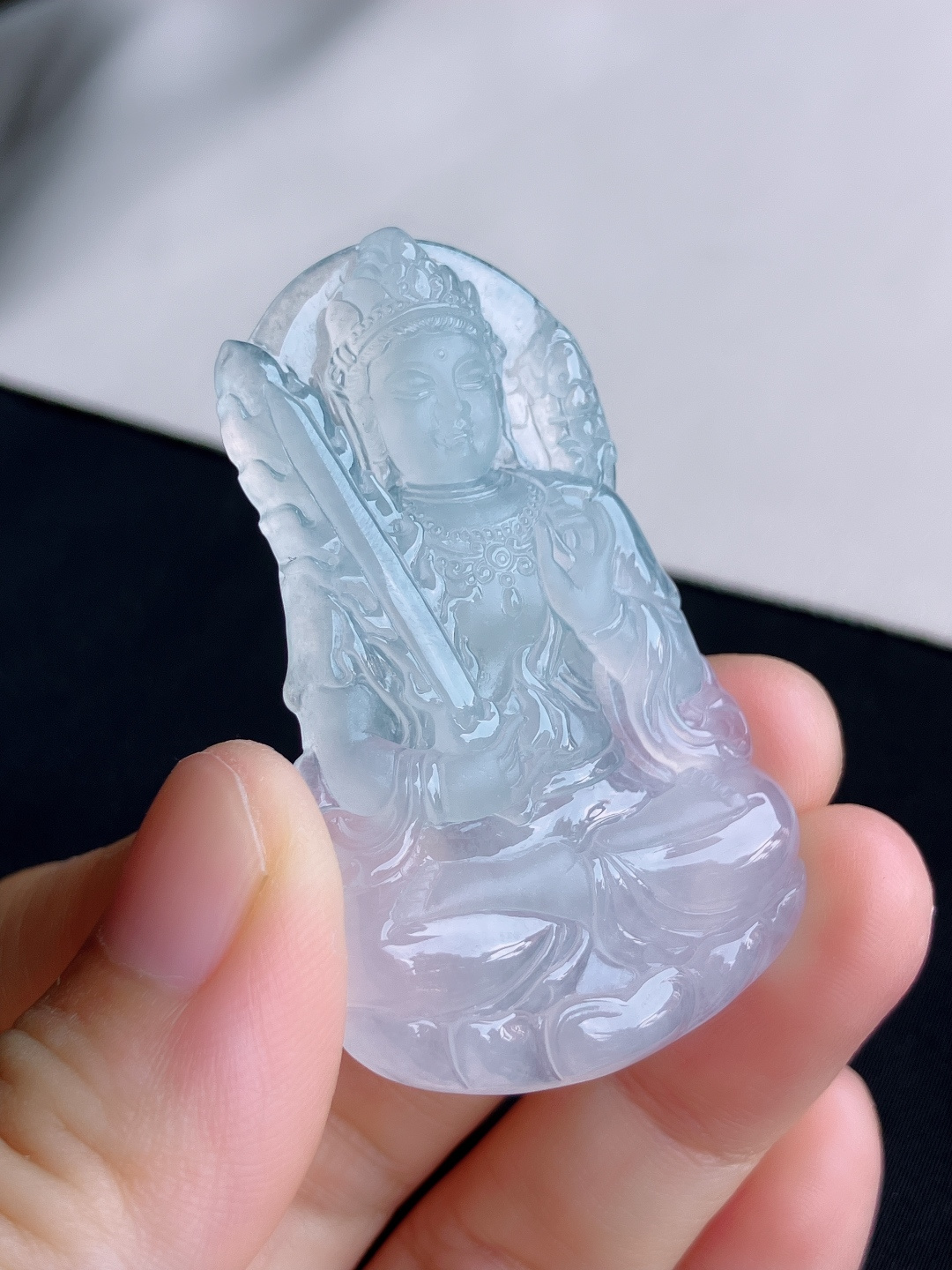 ️，白冰虚空藏观音，晶莹剔透。尺寸53.8/34/6/自然光实拍