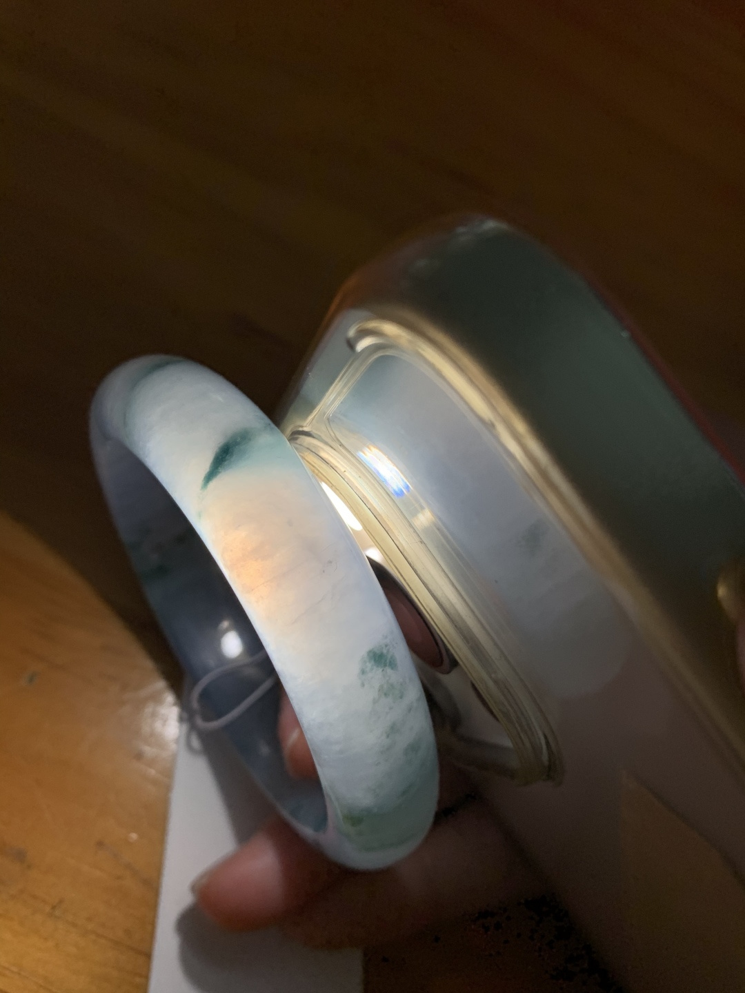 正圈50 51 圈口51.2/12.5/7.7 编码Q5092655 冰糯飘花，水润，种老，细腻，打灯有絮线