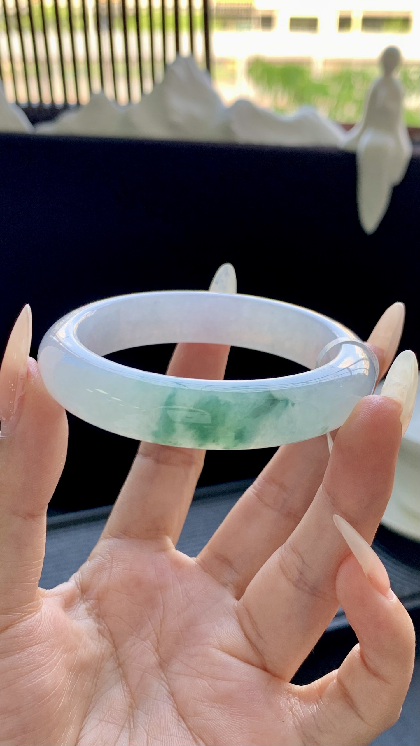 牛奶底飘绿花正圈手镯成品 HYY-5126 尺寸：52.5-12-8