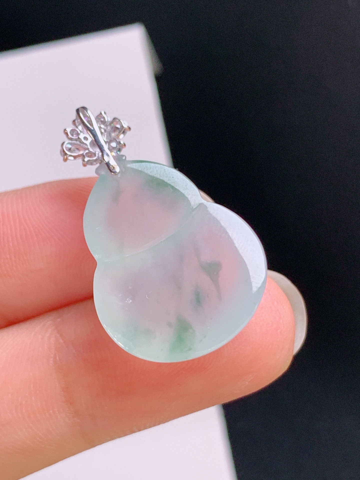️ 冰种飘花葫芦吊坠，18K金钻镶嵌，冰感十足，花色鲜活 530923