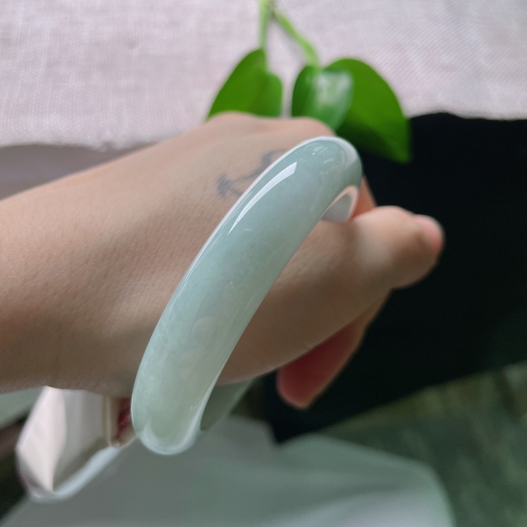 52.9/12/8.6，淡绿底正圈，棉线，水润细腻，色调柔和，没有浓烈色彩，是清淡耐看的东方美感。ss59472a