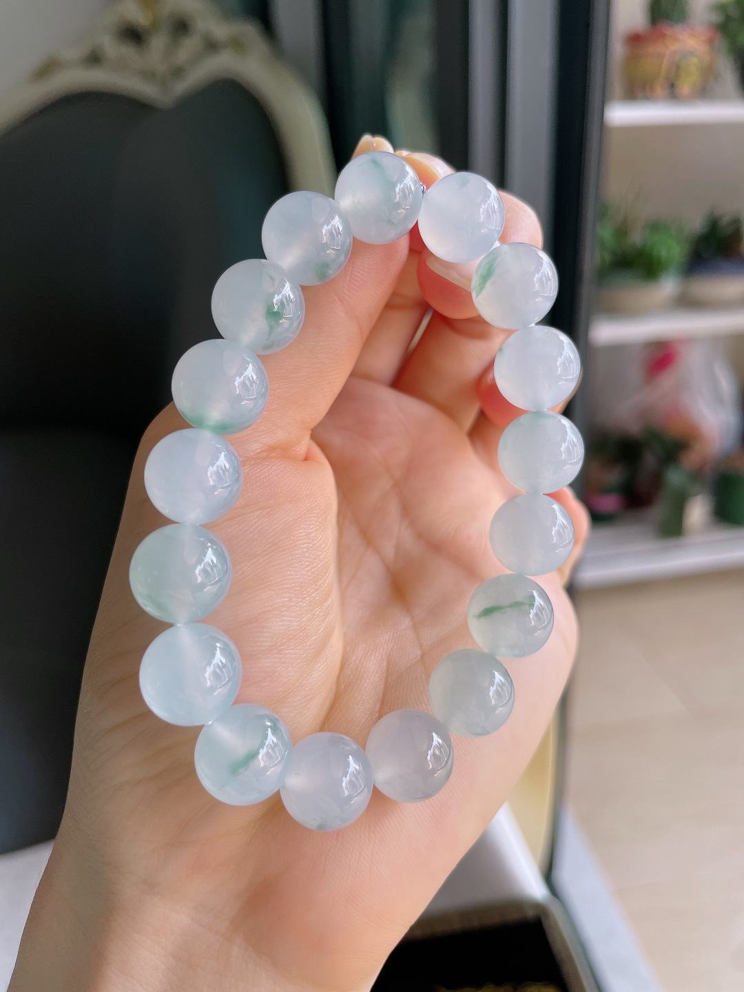️，缅甸天然翡翠A货，冰种飘花手链，尺寸：11.8mm。【编4724】