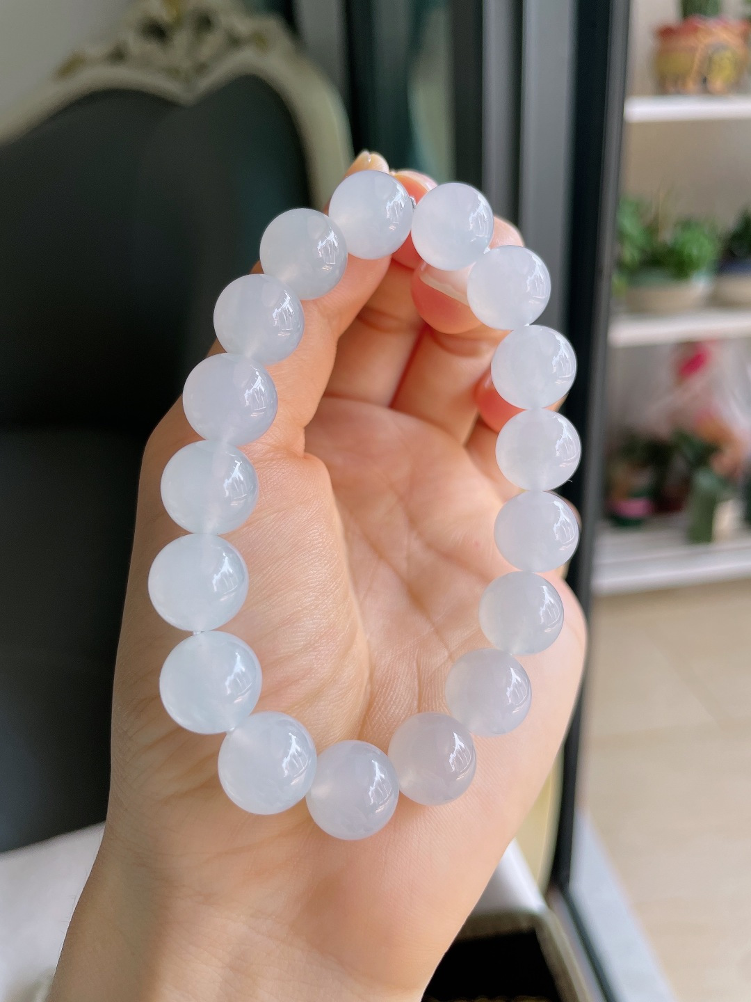 缅甸天然翡翠A货，冰种白冰手串，尺寸：11.8mm。【编4727】