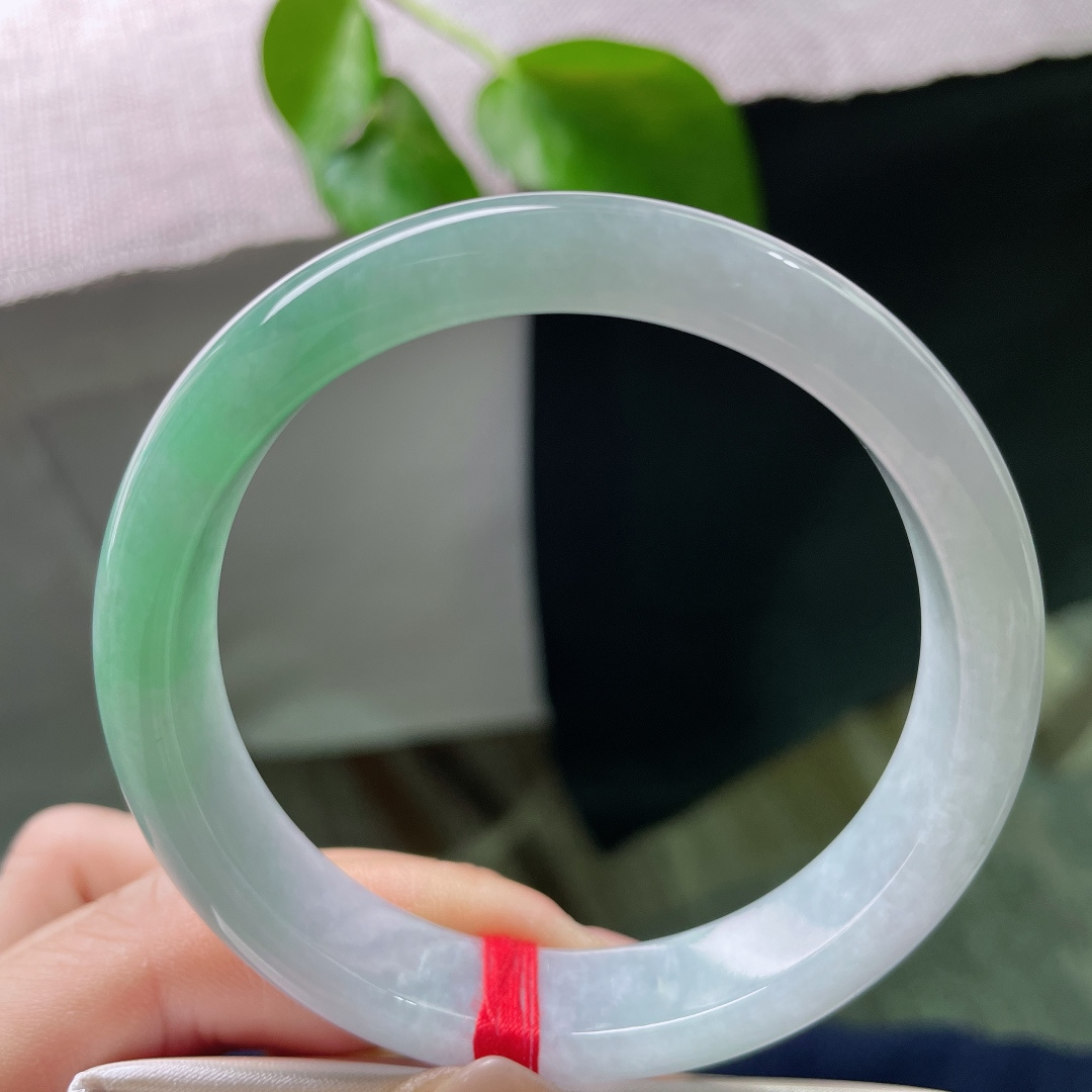 57/12.9/7.5，春彩正圈，紫翠交织错落，不艳不俗，清雅又显贵，越看越有韵味。无裂，ss59832a