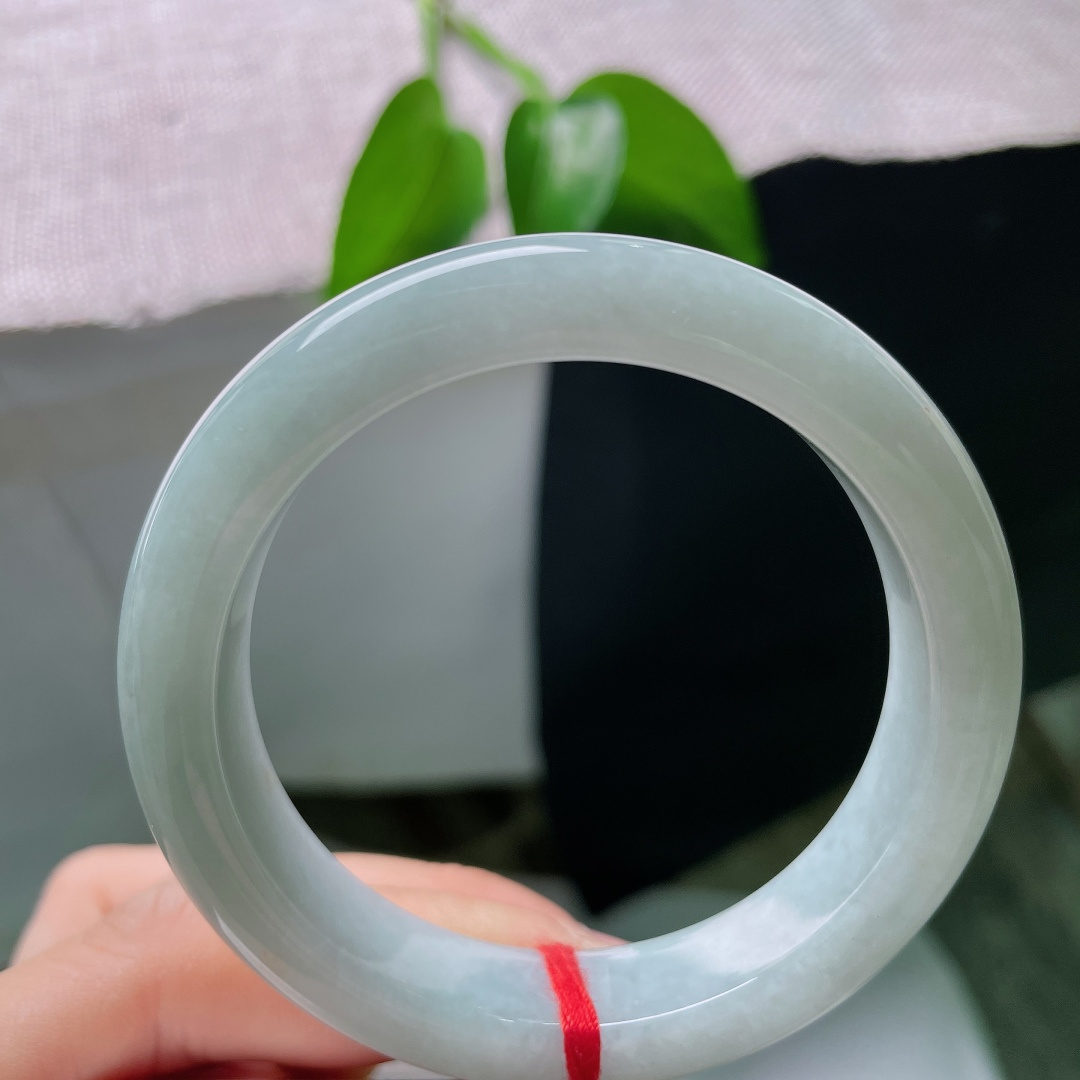 52.9/12/8.6，淡绿底正圈，棉线，水润细腻，色调柔和，没有浓烈色彩，是清淡耐看的东方美感。ss59472a