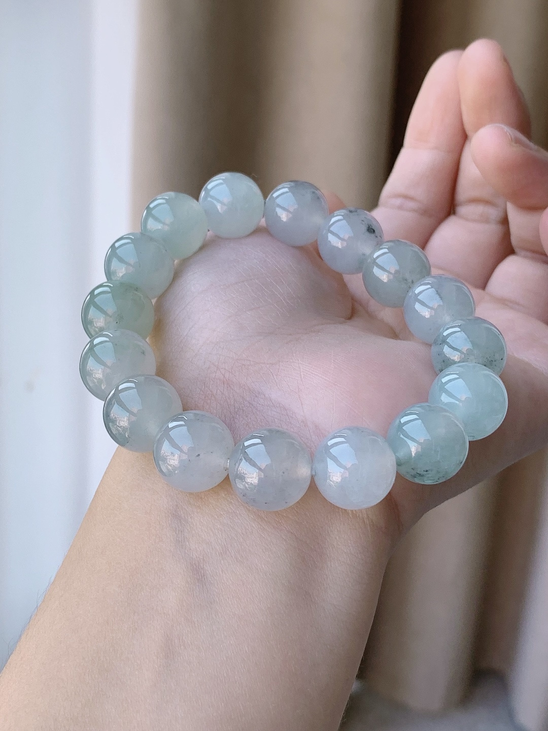 【珠子】冰飘乌鸡手串圆珠珠子手串 【说明】缅甸 性比高 【尺寸】13mm 【重量】62.5克