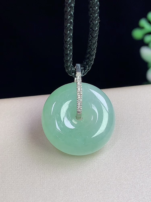 18k金镶冰种晴平安扣，无裂，尺寸15.4-5.8mm，j27cdg