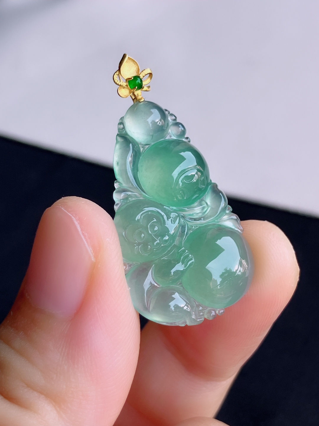 ️，底色灵猴献寿，晶莹剔透，尺寸35.8/30.6/18.6/4/自然光实拍