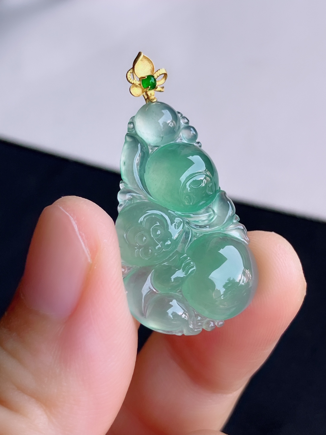 ️，底色灵猴献寿，晶莹剔透，尺寸35.8/30.6/18.6/4/自然光实拍
