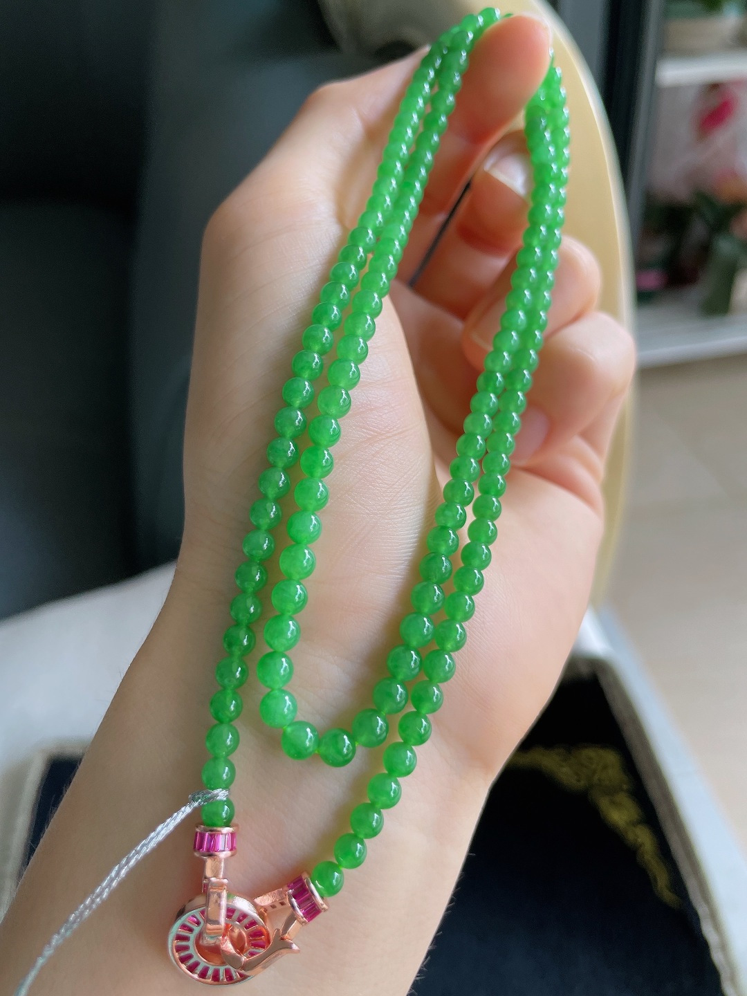 ️，缅甸天然翡翠A货，冰满绿项链，尺寸：4mm140颗。【编4722】
