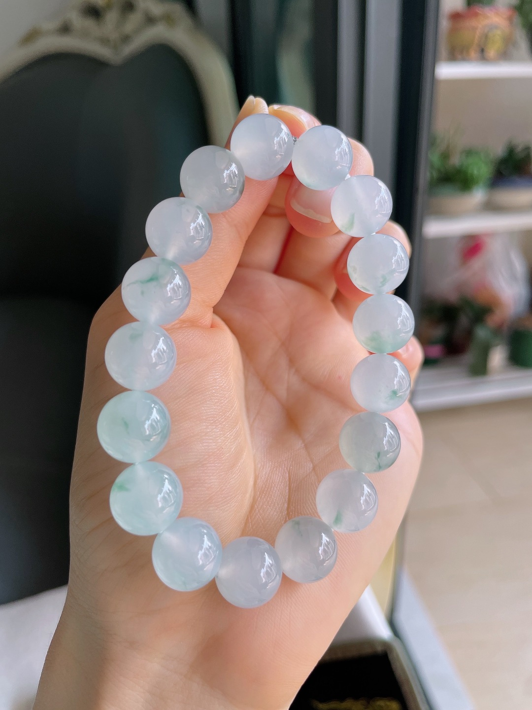 ️，缅甸天然翡翠A货，冰种飘花手链，尺寸：11.8mm。【编4724】
