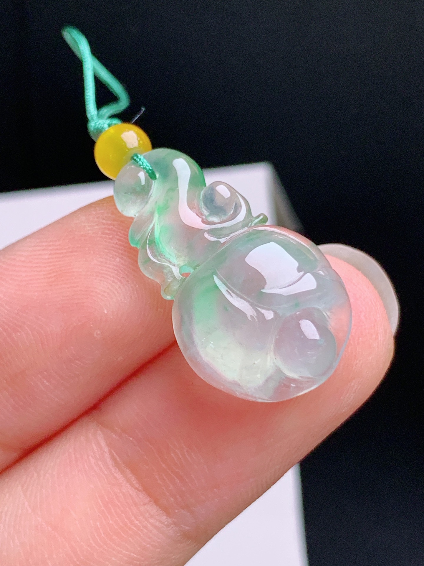 ️ 冰种飘绿玉兰花，飘色灵动，冰感十足，品相精致 裸石22.5-13.1-6.2 49