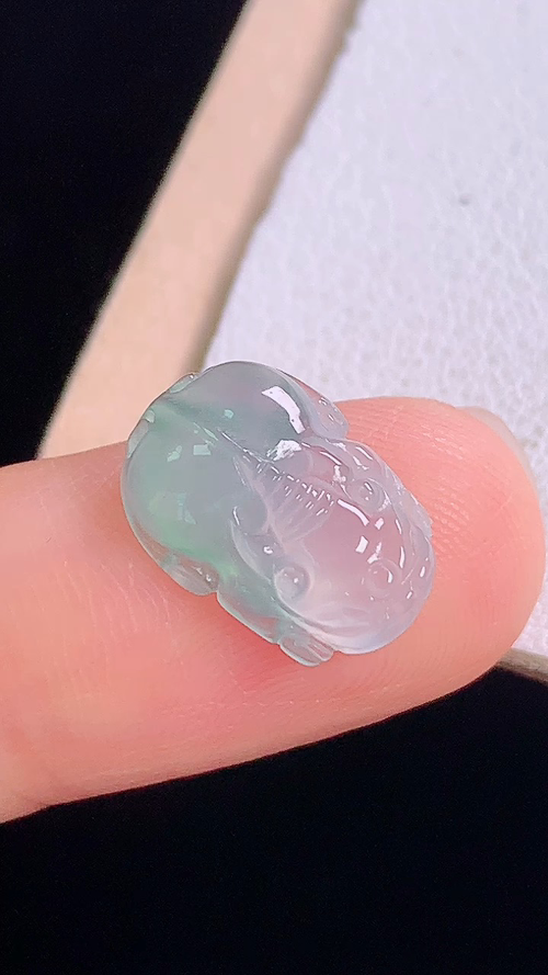 ️冰飘花貔貅，无裂 尺寸:13.4-9.5-3.8mm 23