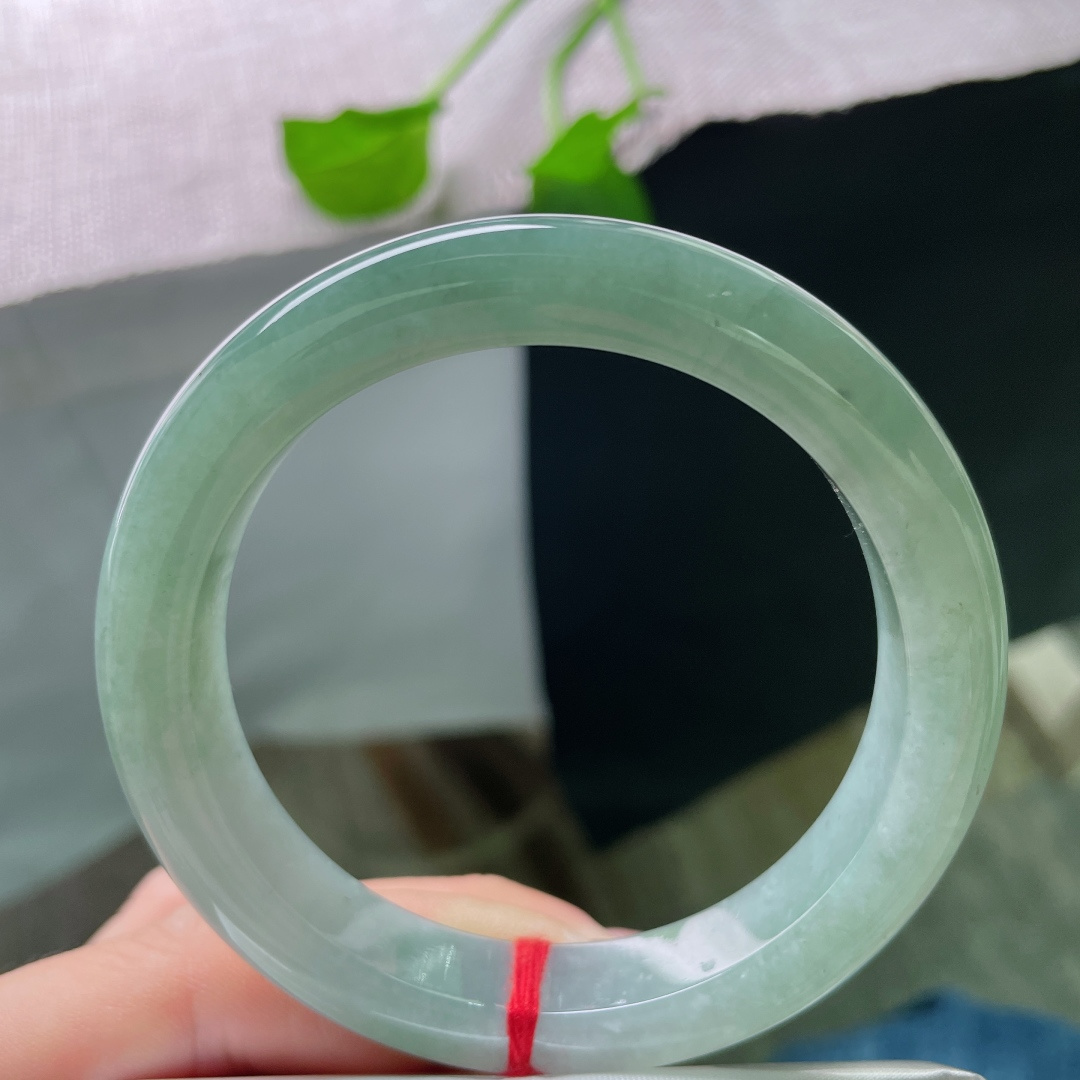 56.8/11.3/9.1，湖水蓝正圈，油绿，肉质细腻干净，沉鱼落雁，晶体纹，ss55112a