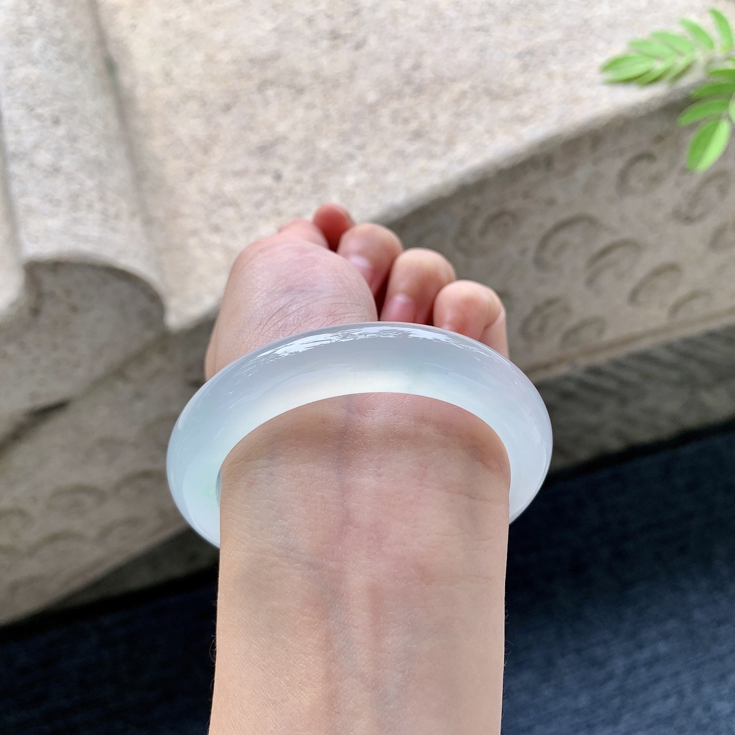 正圈53 54 圈口54.8/11.5/9.1 编码GJ092537 冰种，清透，水润，种老，细腻，无裂