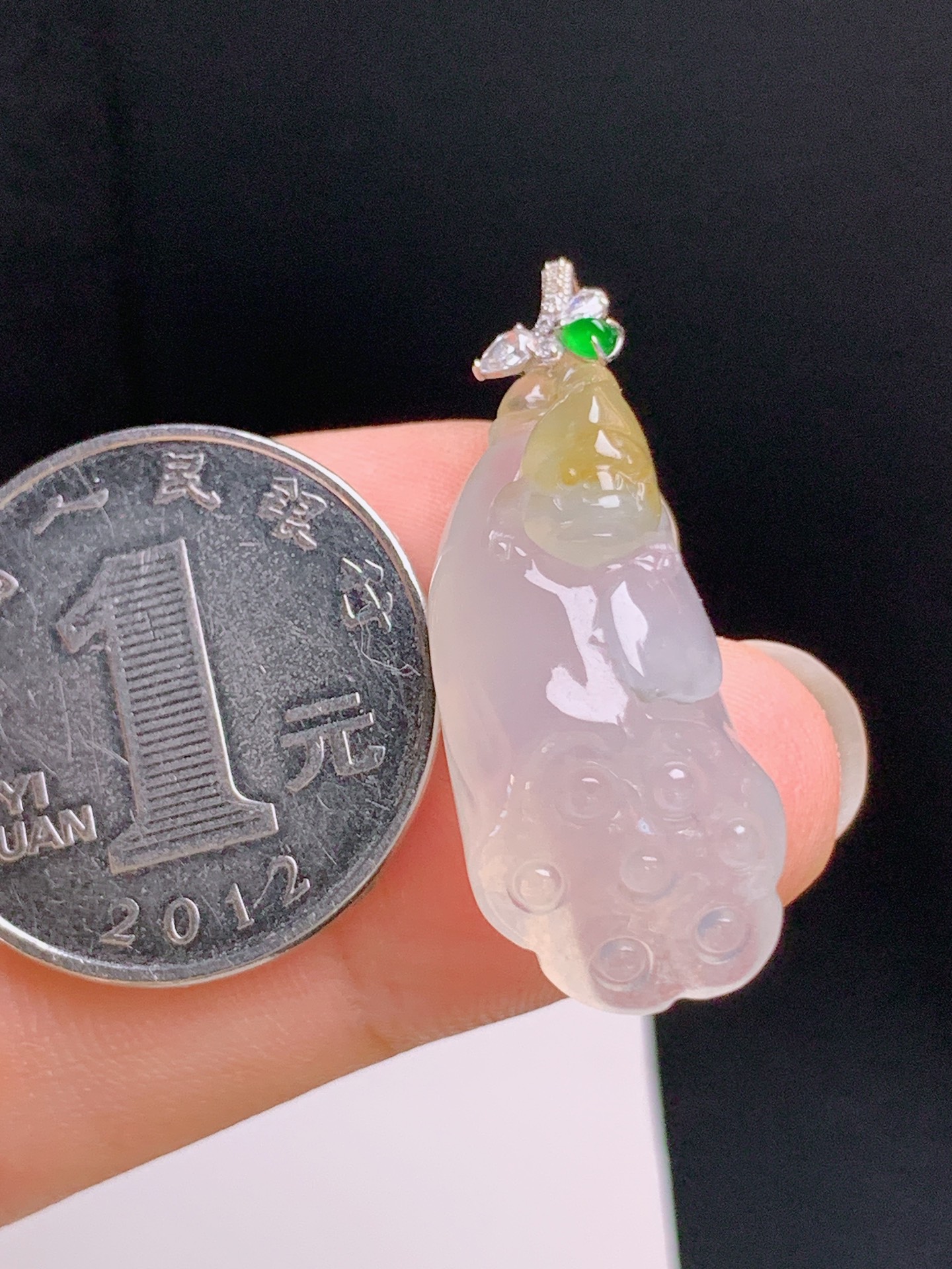 ️ 冰黄翡莲蓬吊坠，18K金钻镶嵌，胶感十足，冰润透亮 裸石29.1-13.5-11.8 整体33.9 530923
