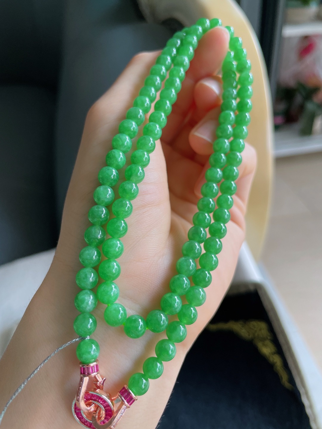 ️，缅甸天然翡翠A货，冰满绿项链，尺寸：6mm93颗。【编4721】